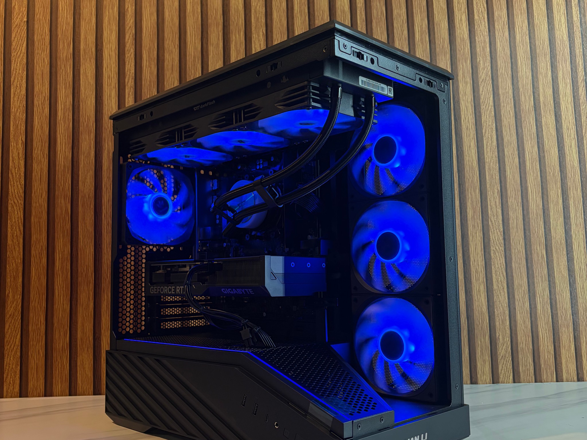 RTX 4070 | RYZEN 5 7600 | 16GB DDR5 | 1TB SSD | 360MM AIO