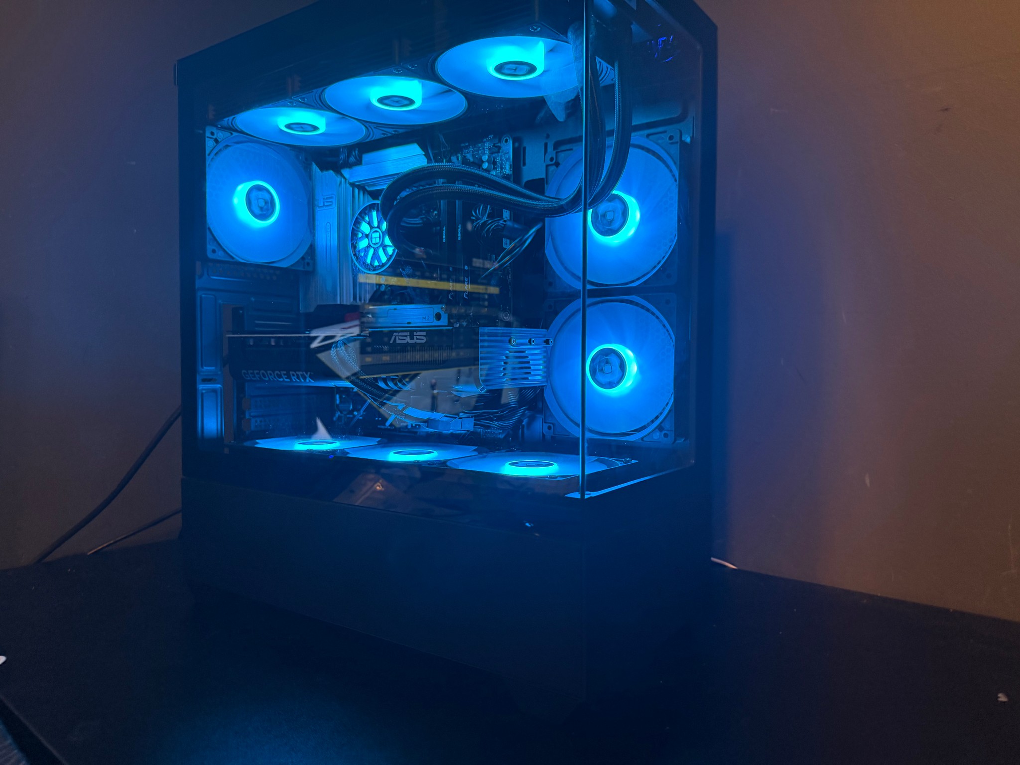 High End 5070/7600x3D/2TB/32GB DDR5 Gaming Pc