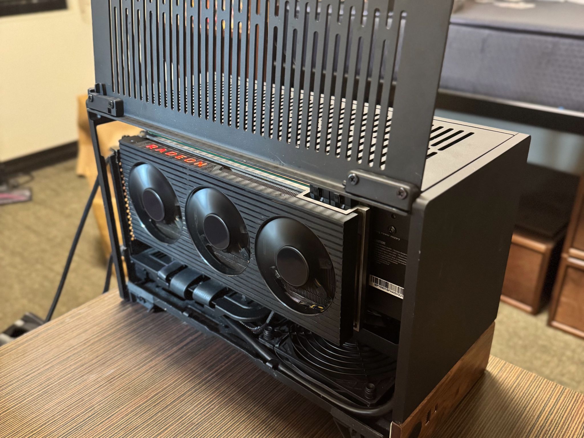 Fractal Terra | Ryzen 7 7700X | RX 6800 XT | 32GB DDR5 (6000 MT/s) | 512GB SSD | 850W Gold SFX PSU