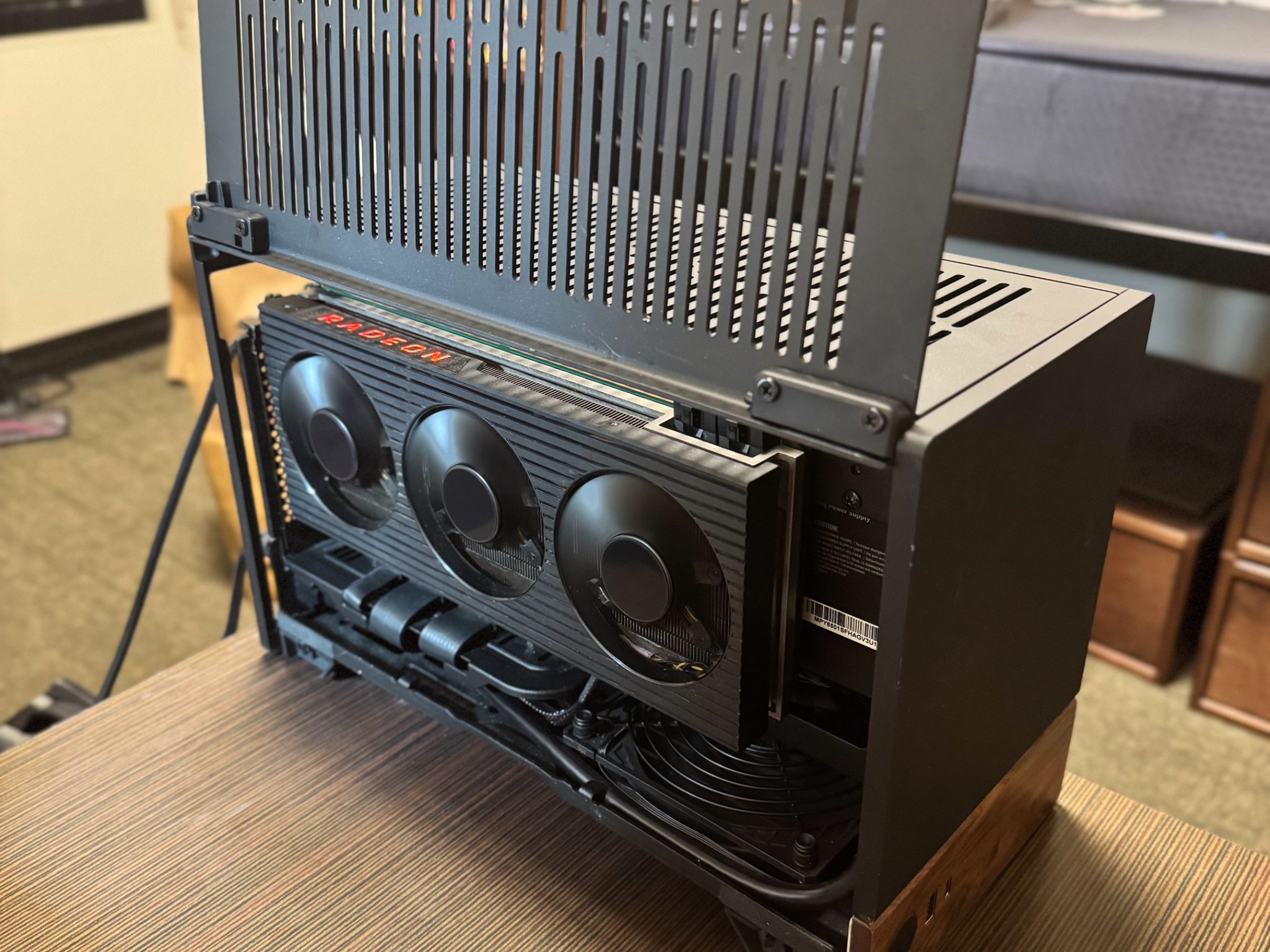 Fractal Terra | Ryzen 7 7700X | RX 6800 XT | 32GB DDR5 (6000 MT/s) | 512GB SSD | 850W Gold SFX PSU