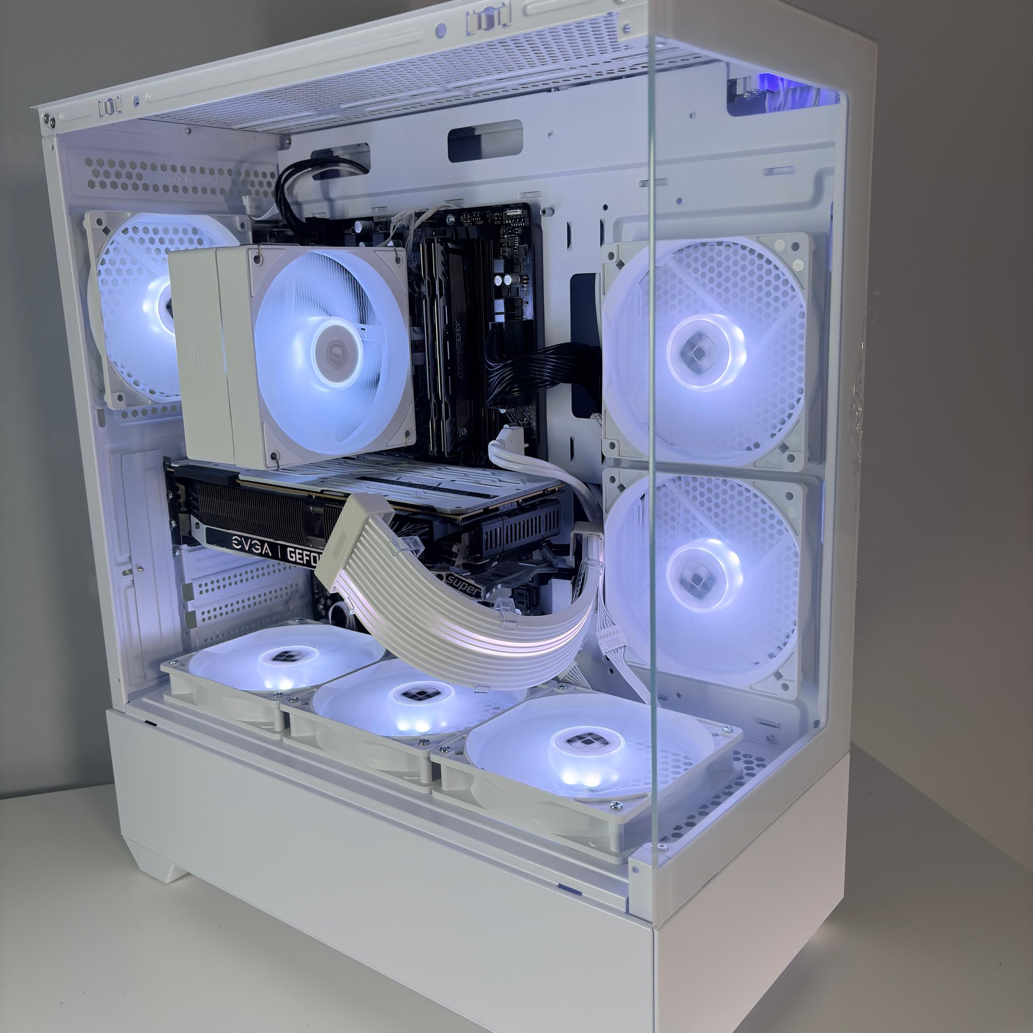 White Gaming PC Build / Ryzen 5 + 2070Super / SSD / Ready to play!