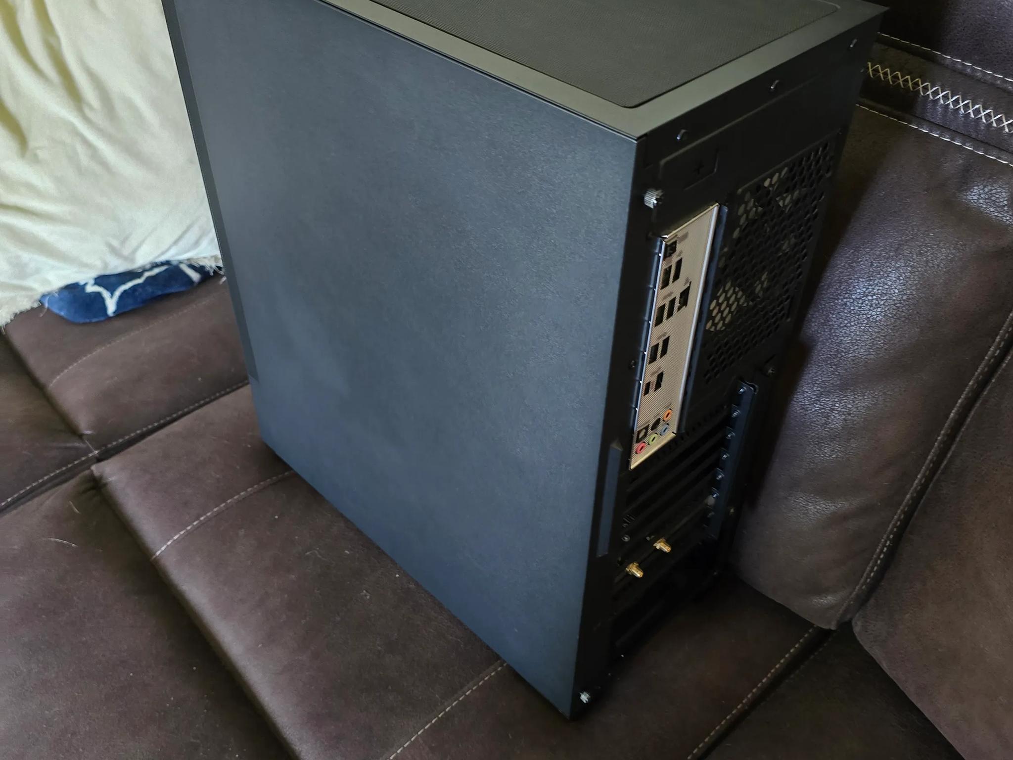 (READ DESCRIPTION) Intel i9 7980xe 64gb ram 4tb ssd