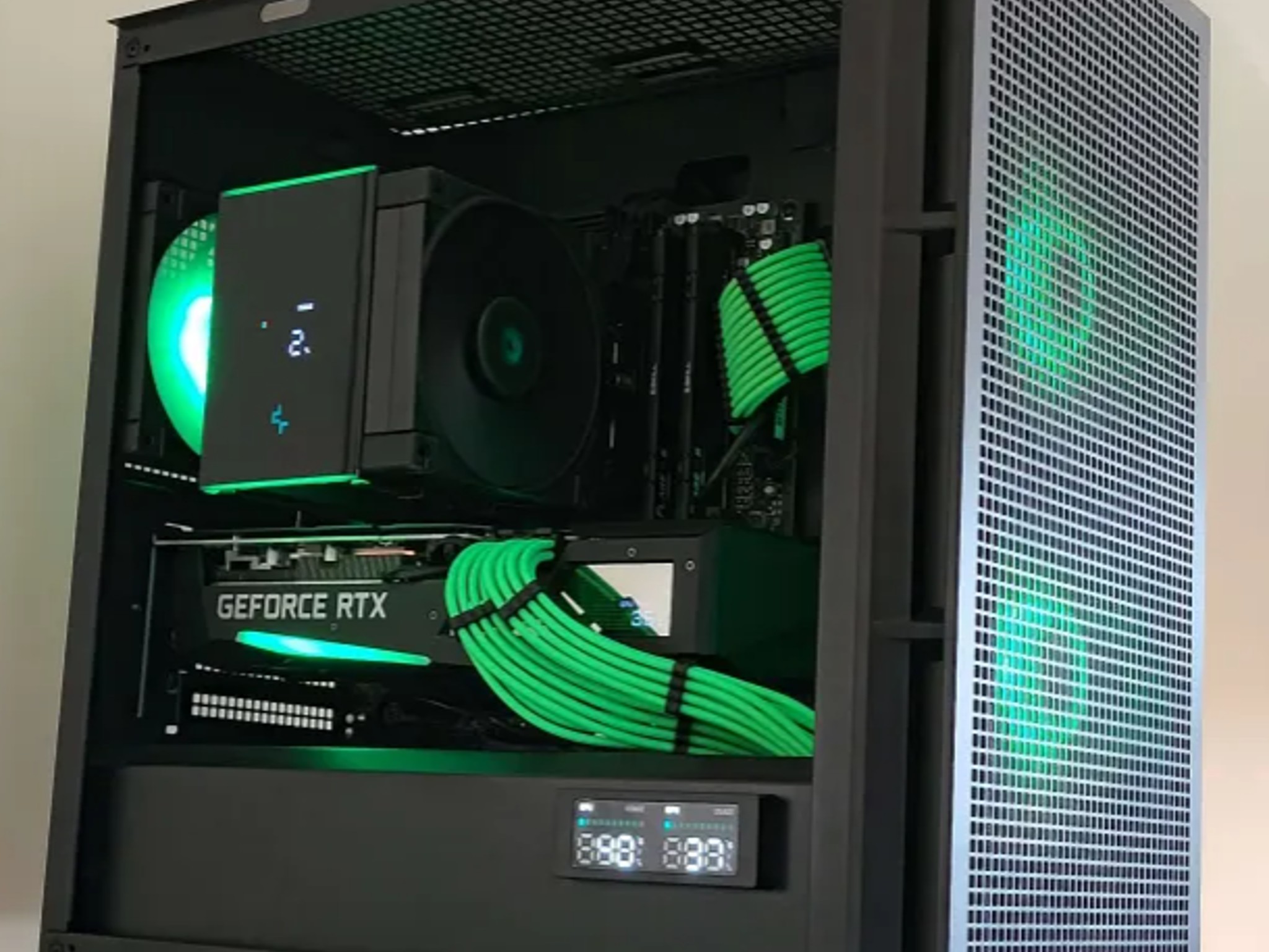 Matrix Display! 7600X/3070/32GB DDR5 RAM/ 1TB NVME SSD/ Digital displays everywhere.