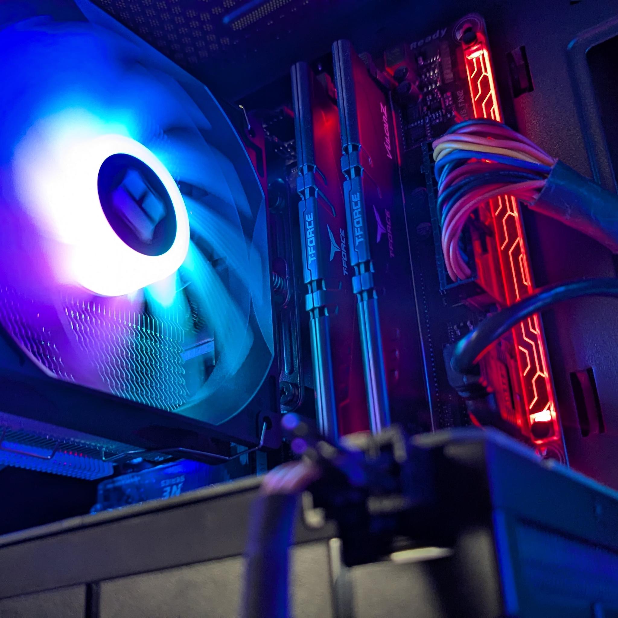 Gaming PC | GTX 1080 | INTEL I7-7700K | 16GB RAM | 512 GB SSD | ARGB | ATX