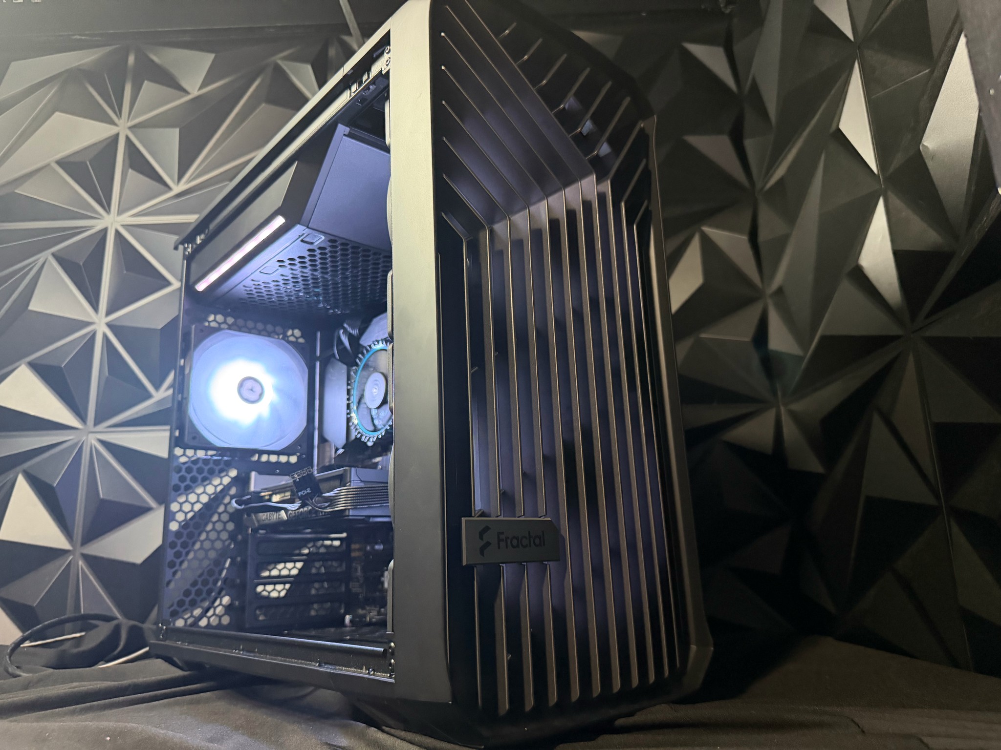 💻⚡ Starter Carter⚡💻 i3 12100F| RTX 5060| 16 GB DDR5| 1.25 TB NVMe | 650W PSU