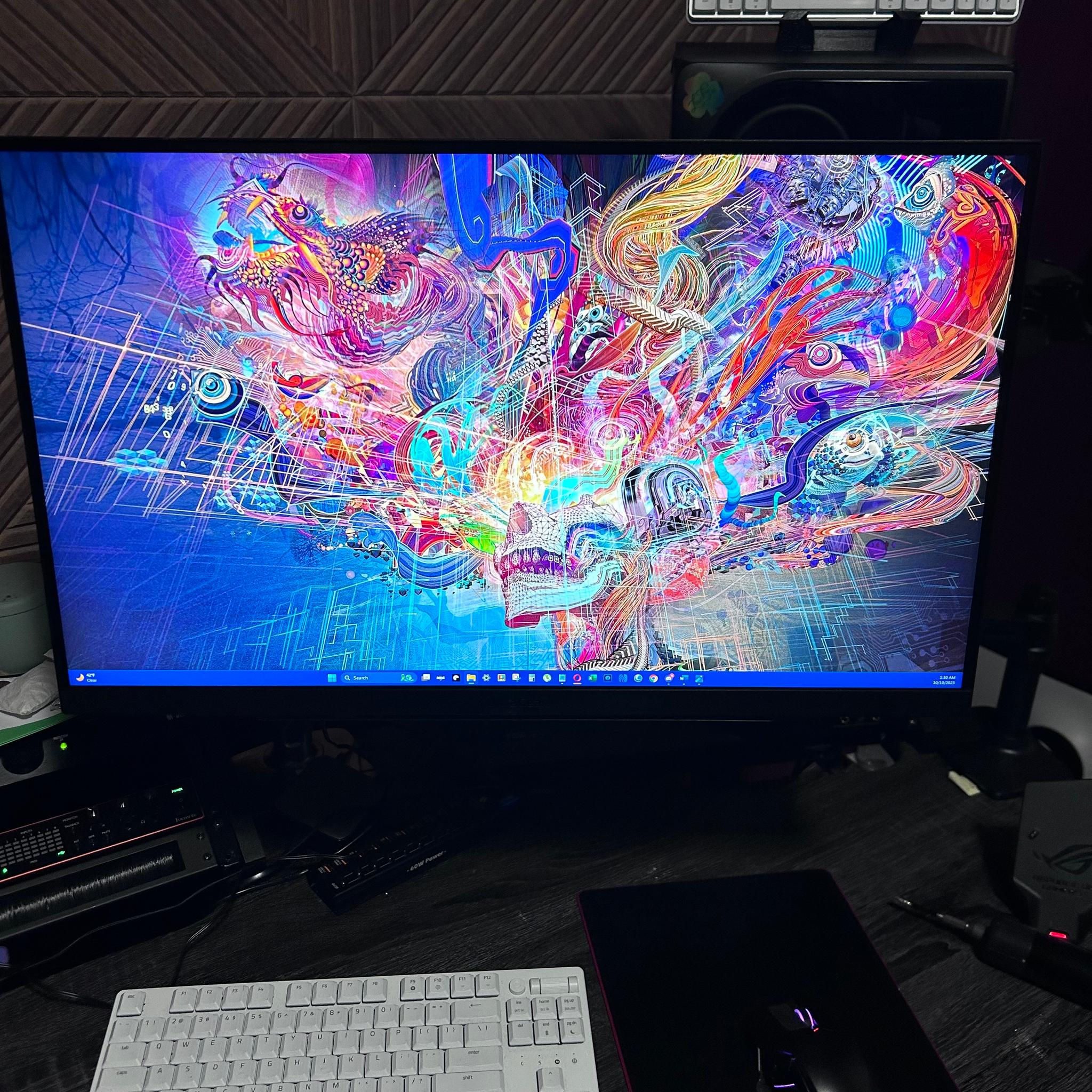 LG UltraGear 27" (1440P) (240Hz) Gaming Monitor (27GR83Q-B)