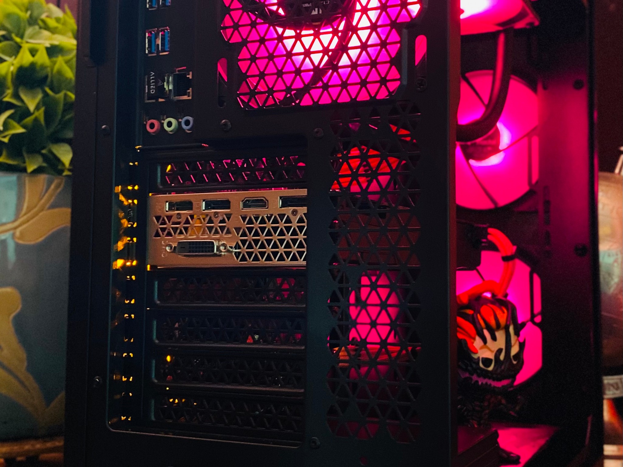 🔥CaRNaGe 🔥|(Liquid Cooled)7th Gen Core I7| GTX 1080| 16GB DDR4| 1TB(Samsung) NVMe SSD| Windows 11