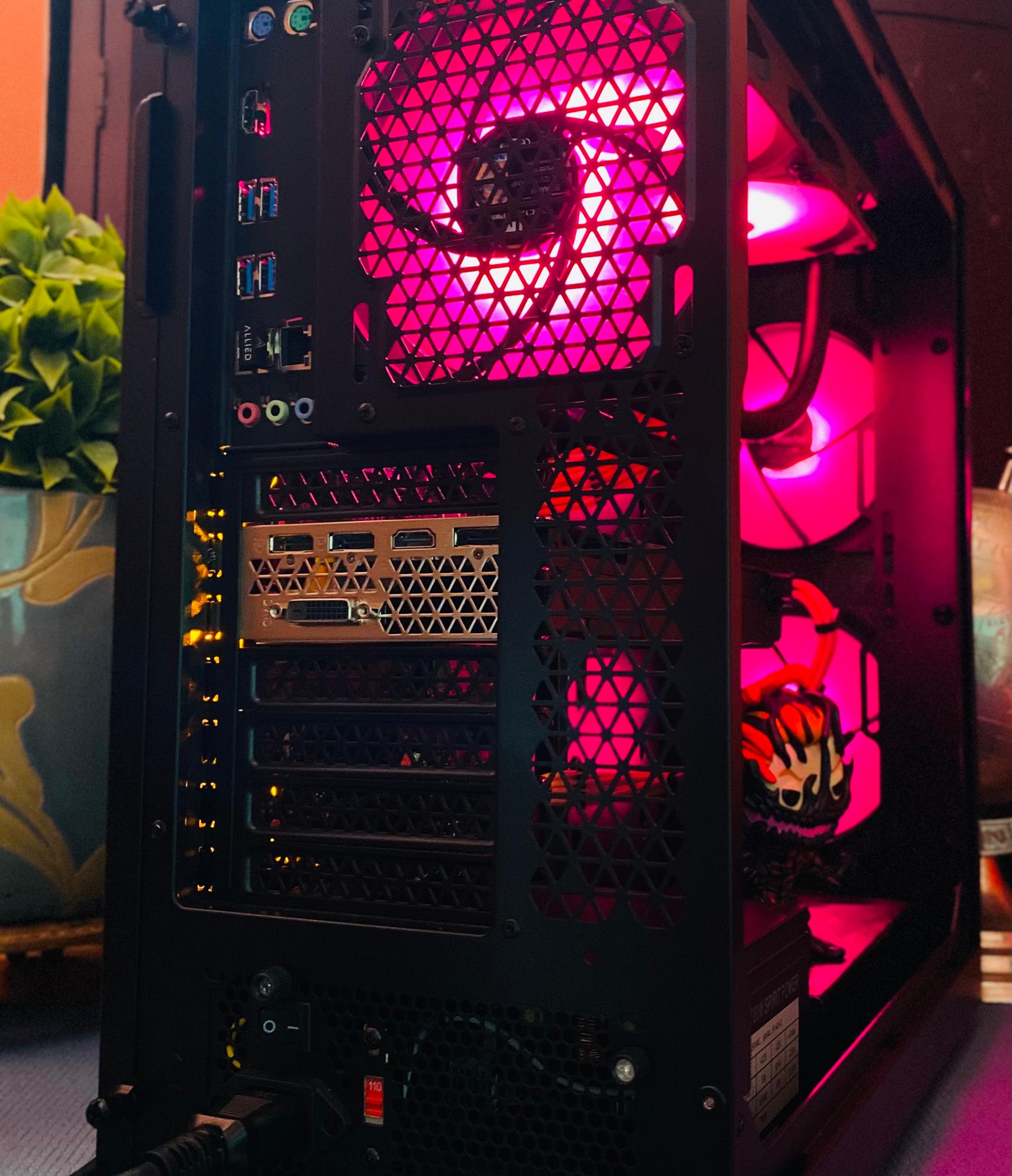 🔥CaRNaGe 🔥|(Liquid Cooled)7th Gen Core I7| GTX 1080| 16GB DDR4| 1TB(Samsung) NVMe SSD| Windows 11