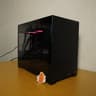 Squish Beast | RTX 5060 TI 8GB| RYZEN 5 7600X | 32GB DDR5 | 960GB 2.5 SSD | + Hotdog Sticker