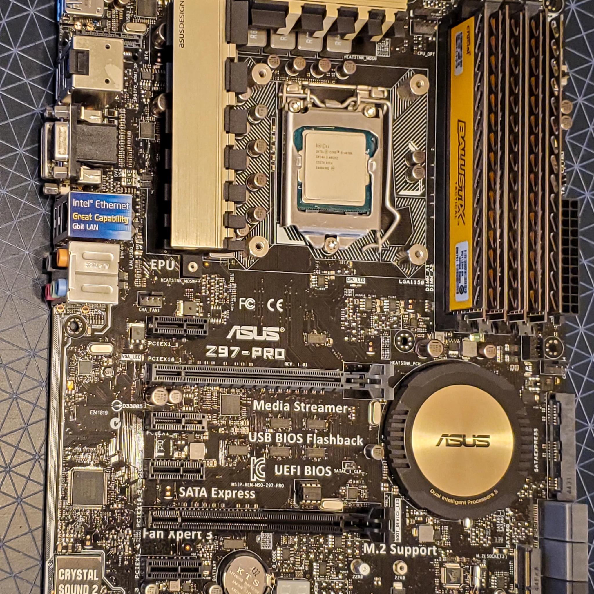 i5-4670K, Asus Z97-PRO, 32GB DDR3, Coolermaster Hyper 212