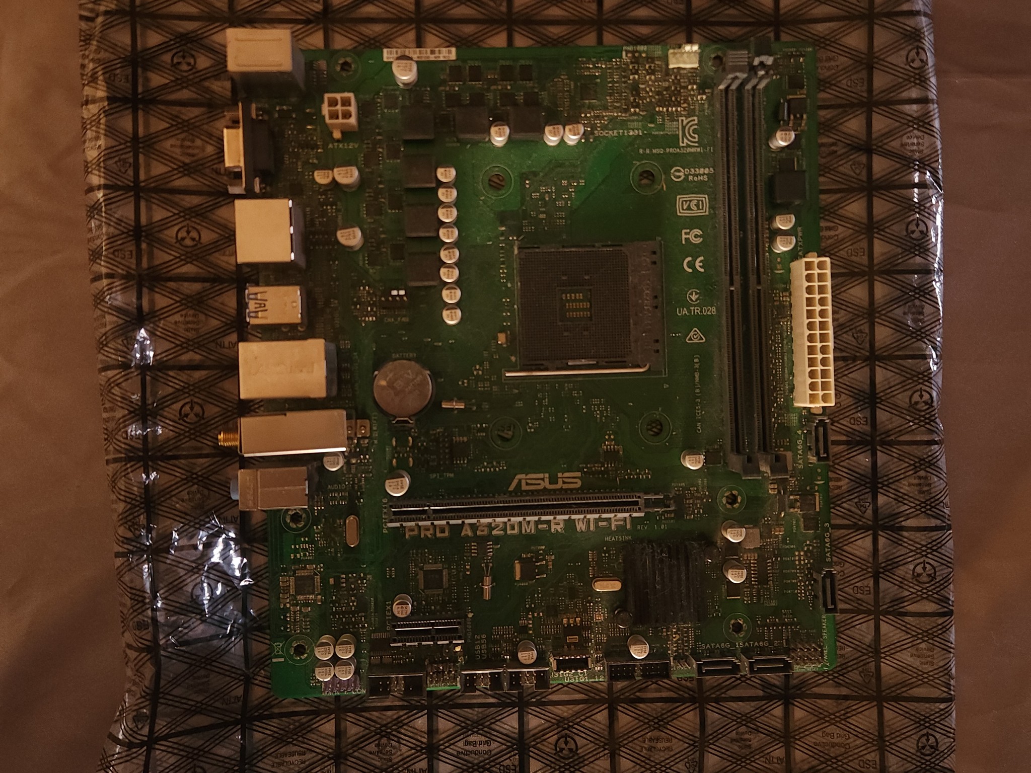 ASUS PRO A320M-R WI-FI-SI AMD Socket AMD A320 MicroATX Desktop Motherboard A