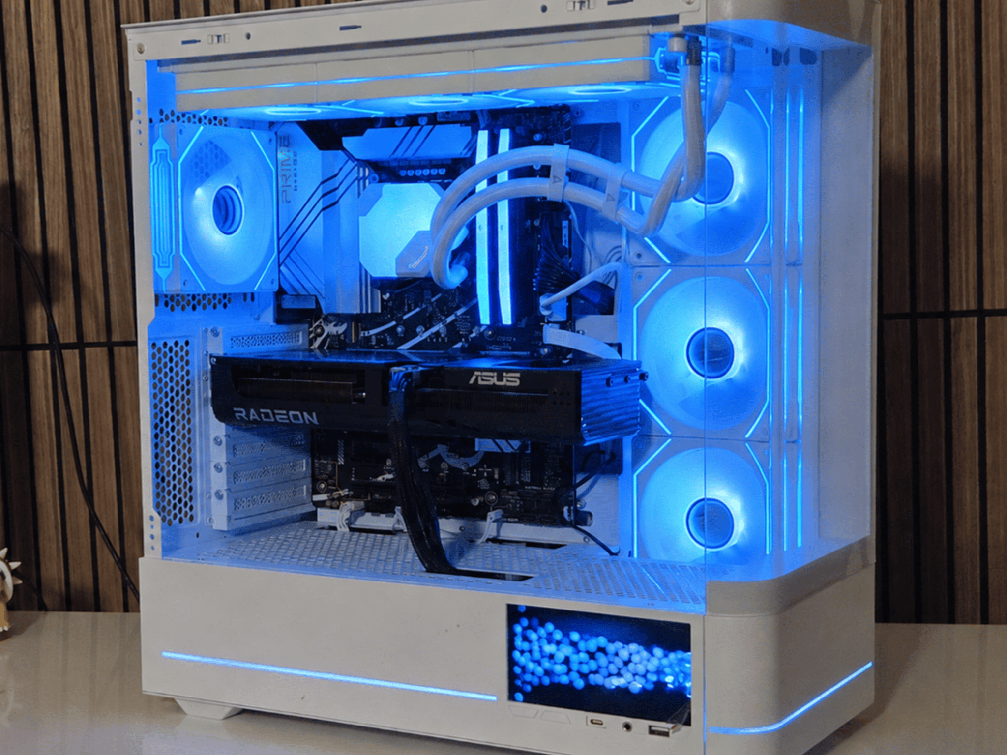 Whiteout | Gaming PC | I9 12900K | RX 9060XT 16GB | 1TB NVME | 16GB DDR5| Z790 | Windows 11| WI...