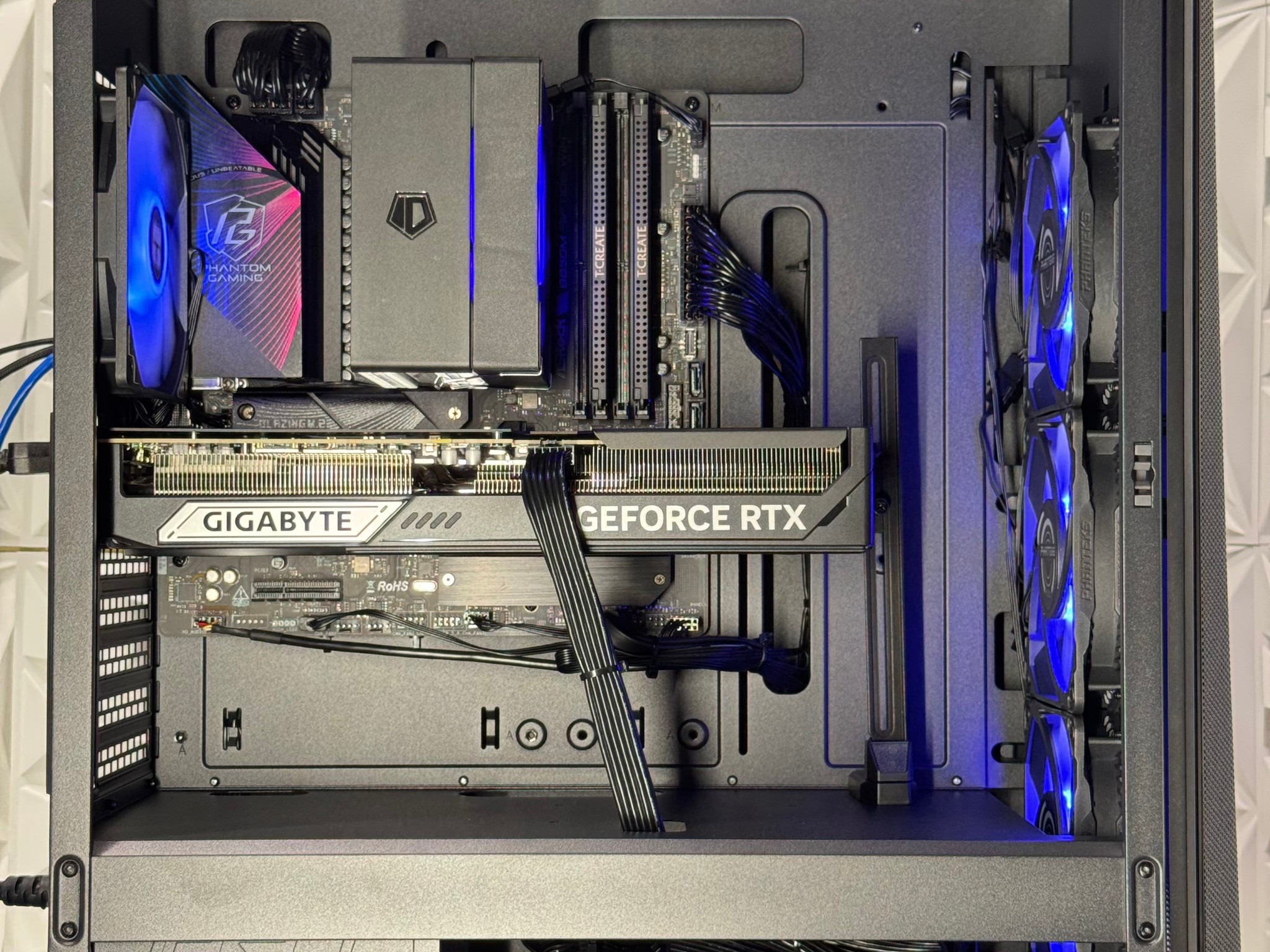 RTX 5070 Ti / Ryzen 7 7800X3D / 32GB DDR5 Ram / 1TB NVMe SSD / Gaming / Creator / Streaming