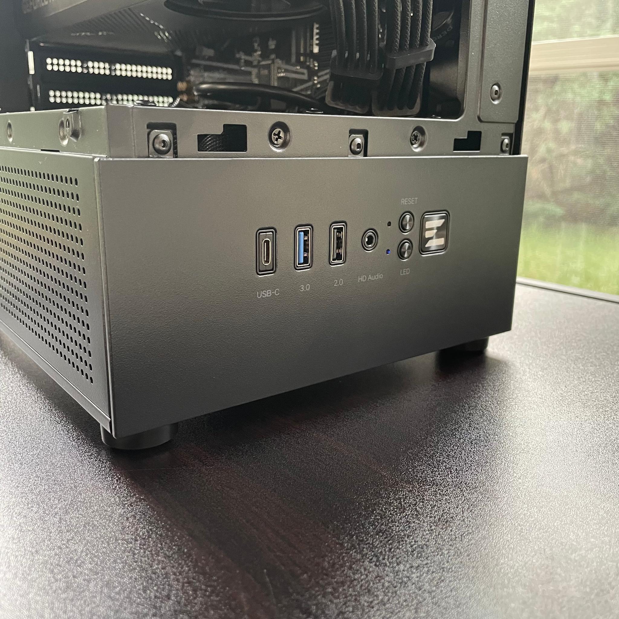 RTX 3070+Ryzen 5 3600+NVMe SSD+16GB | Clean Blackout Gaming PC