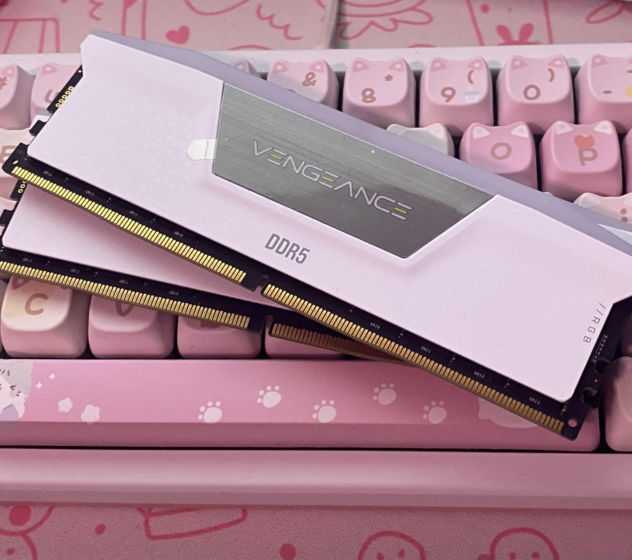 CORSAIR VENGEANCE RGB DDR5 RAM 32GB (2x16GB) - White