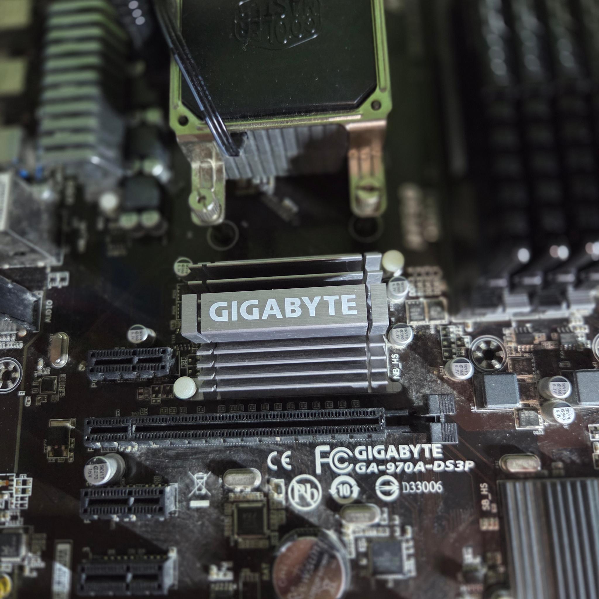 Bundle: Gigabyte GA-970A-DS3P | AMD FX-8320 | 16GB Corsair RAM DDR3