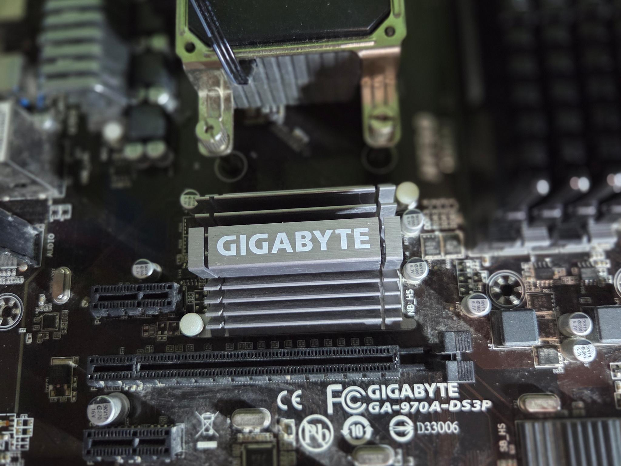 Bundle: Gigabyte GA-970A-DS3P | AMD FX-8320 | 16GB Corsair RAM DDR3