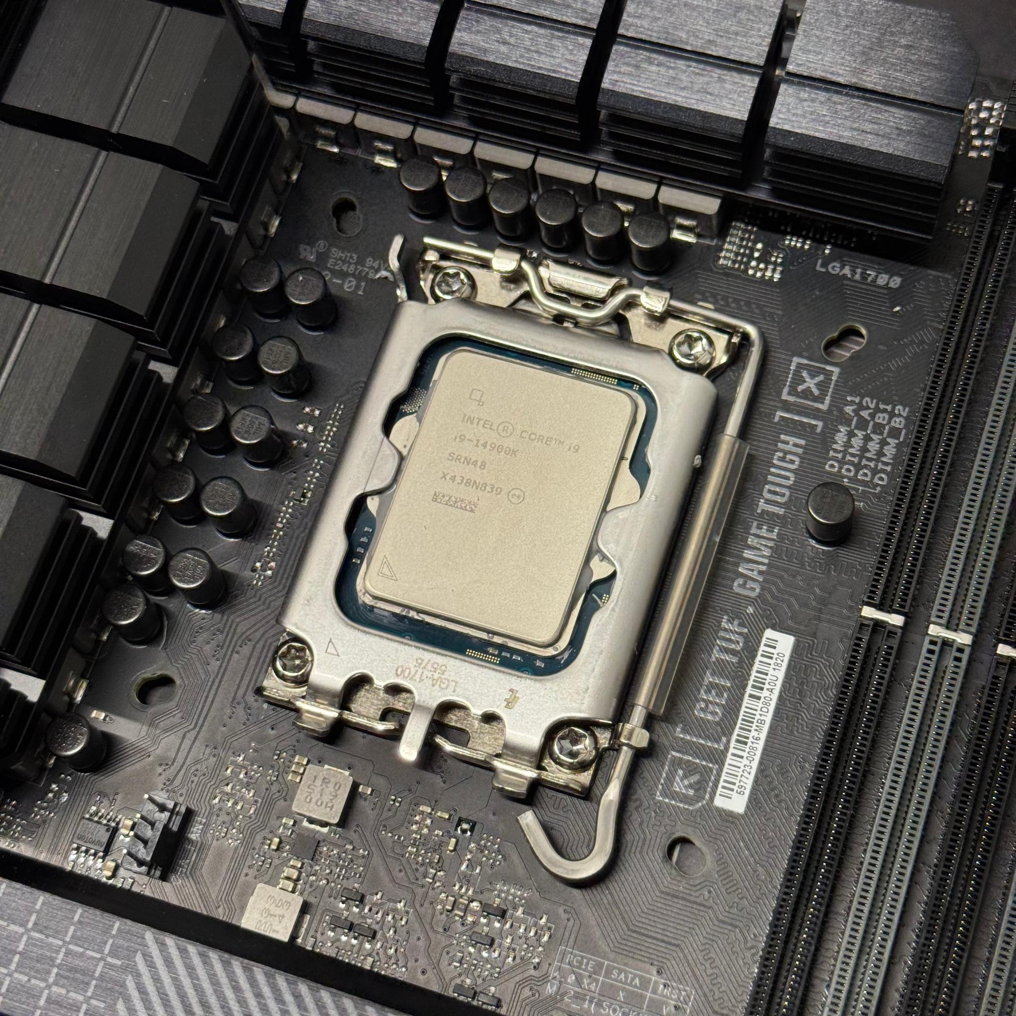 i9-14900k + z790 Motherboard