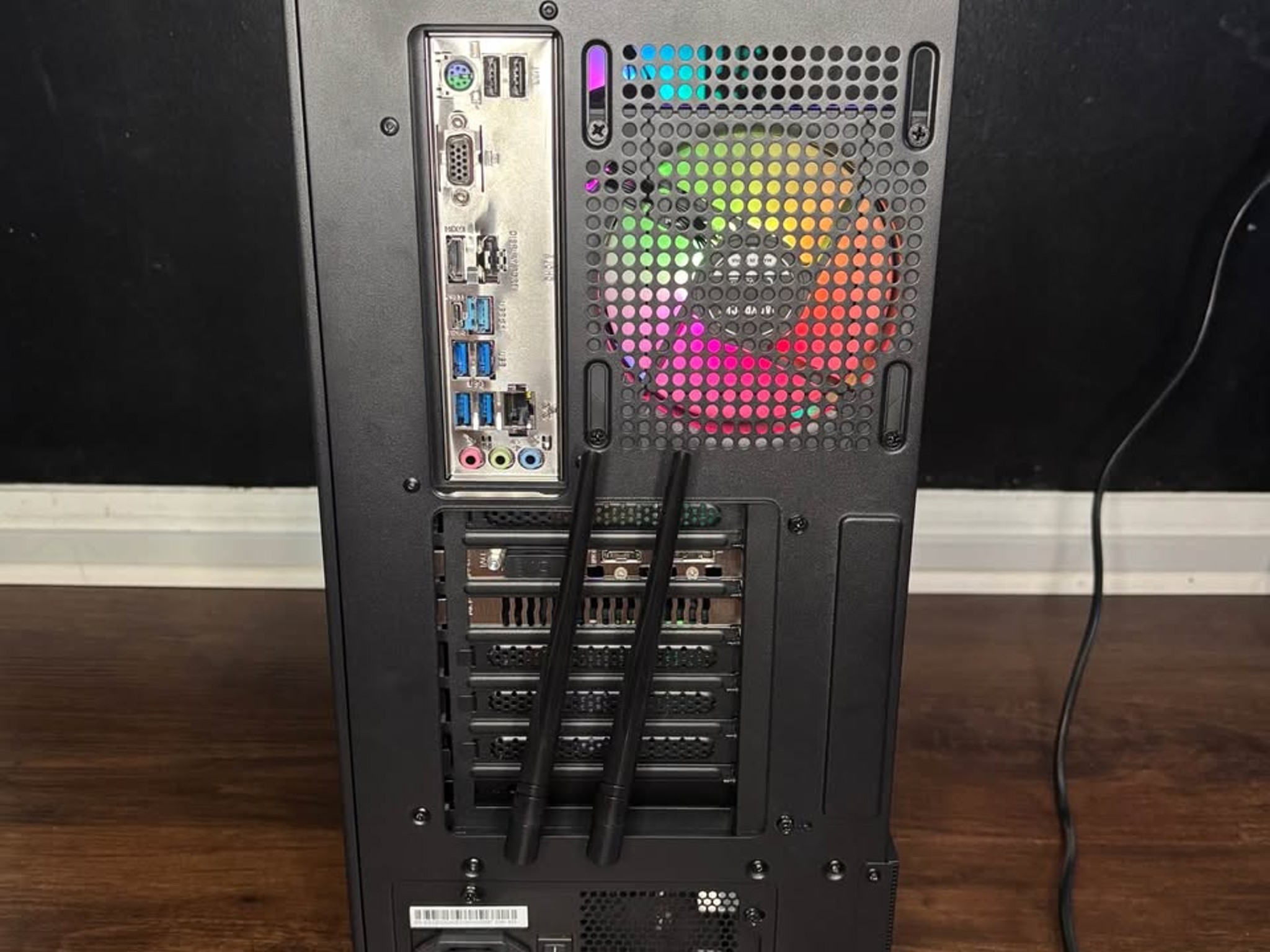 Black Gaming PC (GTX 1660 6GB + AMD Ryzen 5 2600 + 16GB DDR4 + SSD + HDD)