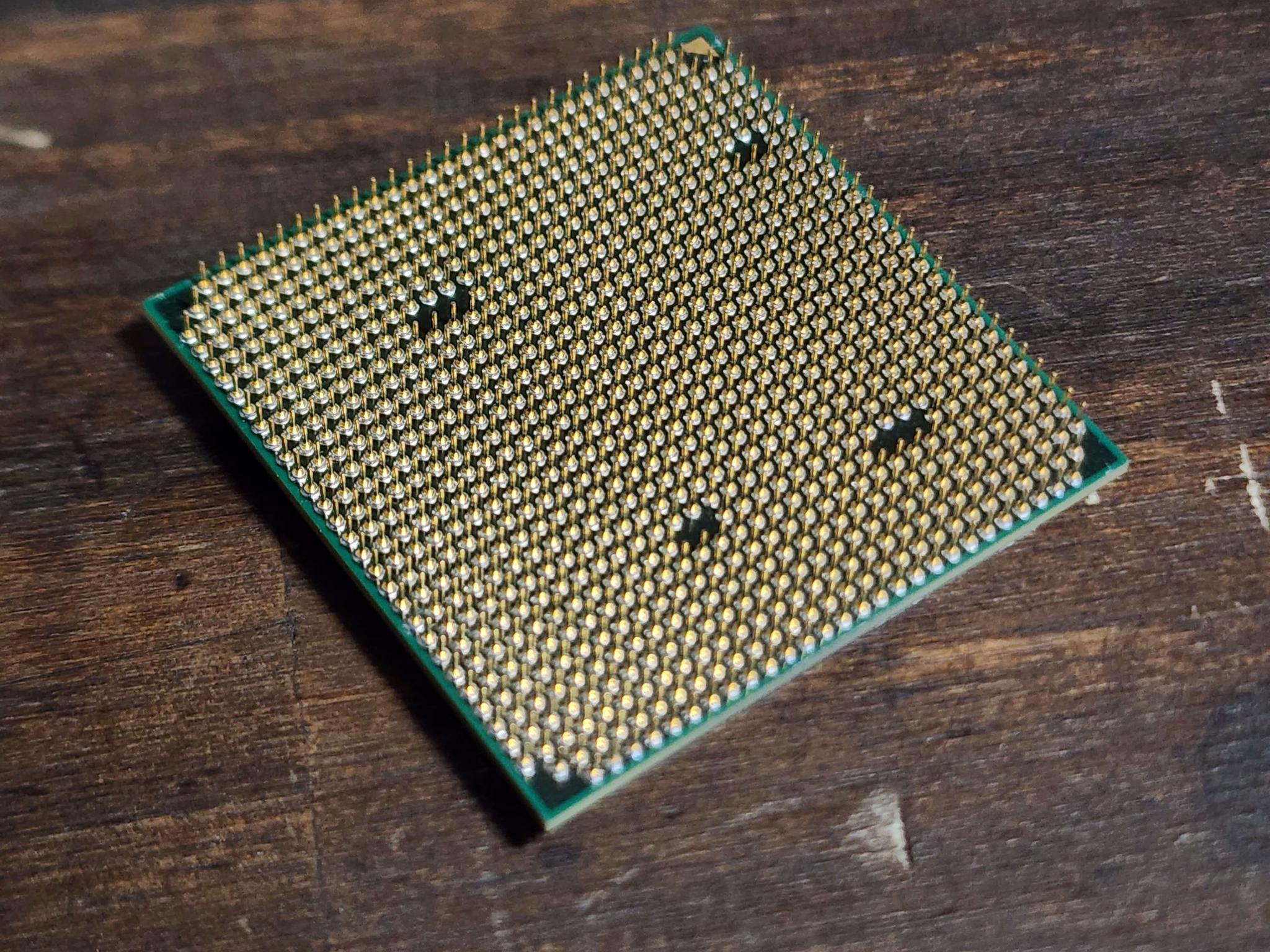Foxconn Cinema II Deluxe AM3 // AMD Phenom II 4-Cores 3.20GHz // Corsair XMS2 4x2GB 8GB 800MHz 