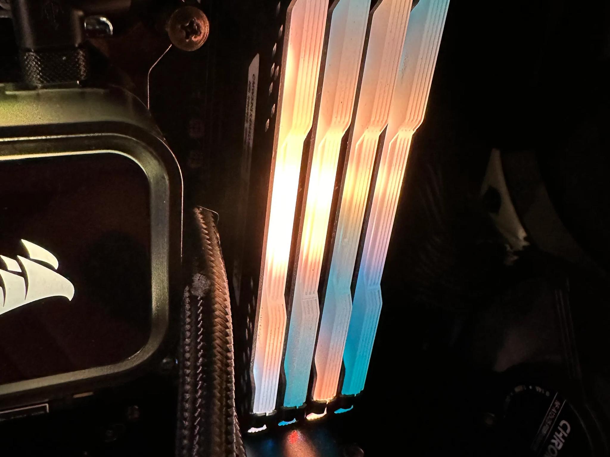 CORSAIR VENGEANCE RGB PRO DDR4 32GB (4x8GB) 3000 MHZ