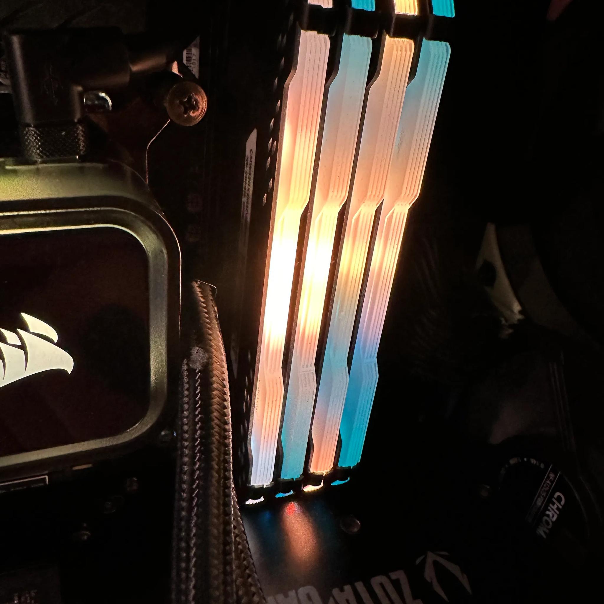 CORSAIR VENGEANCE RGB PRO DDR4 32GB (4x8GB) 3000 MHZ