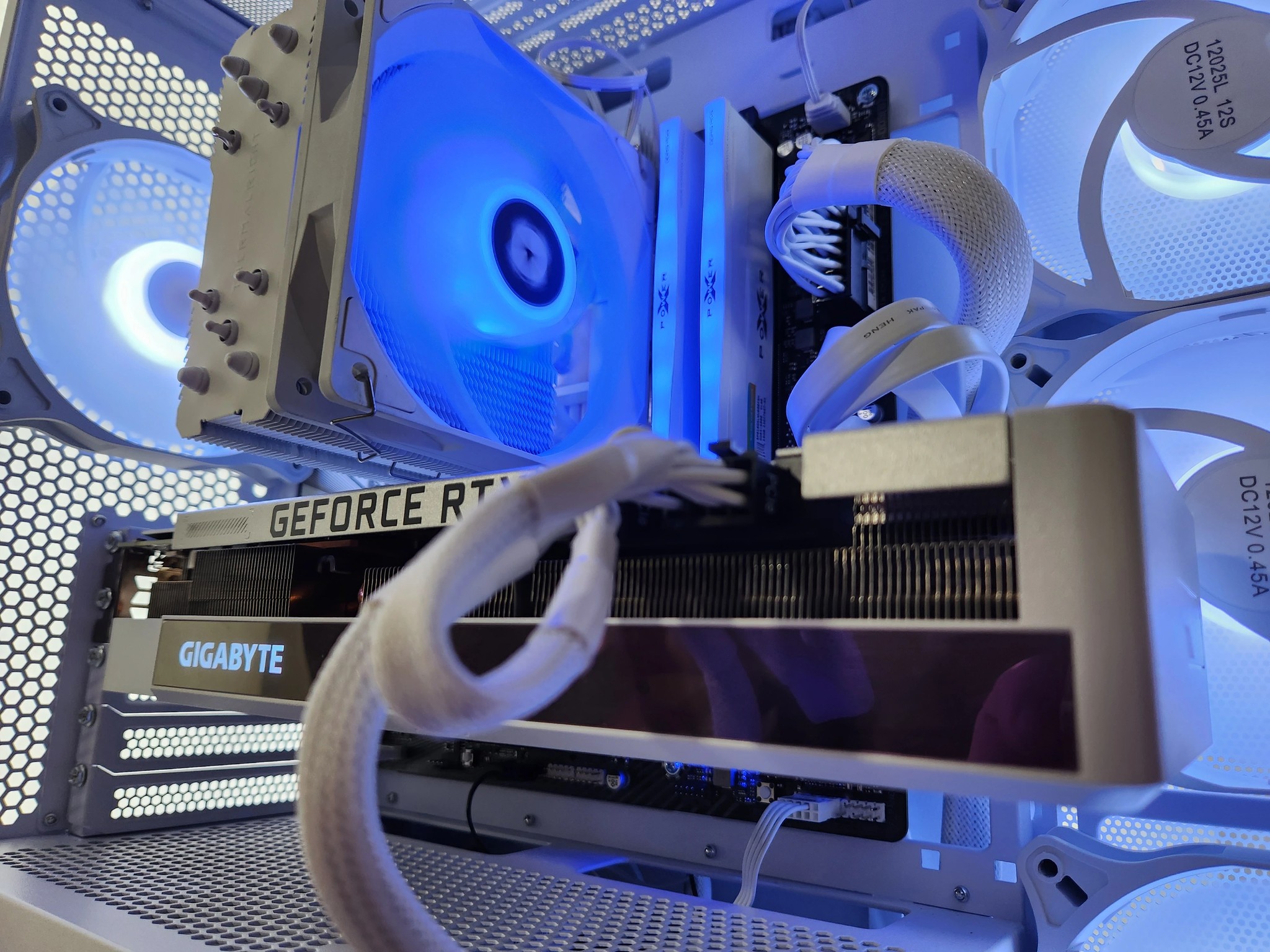 Gorgeous All White 3070 TI/i512600KF Build
