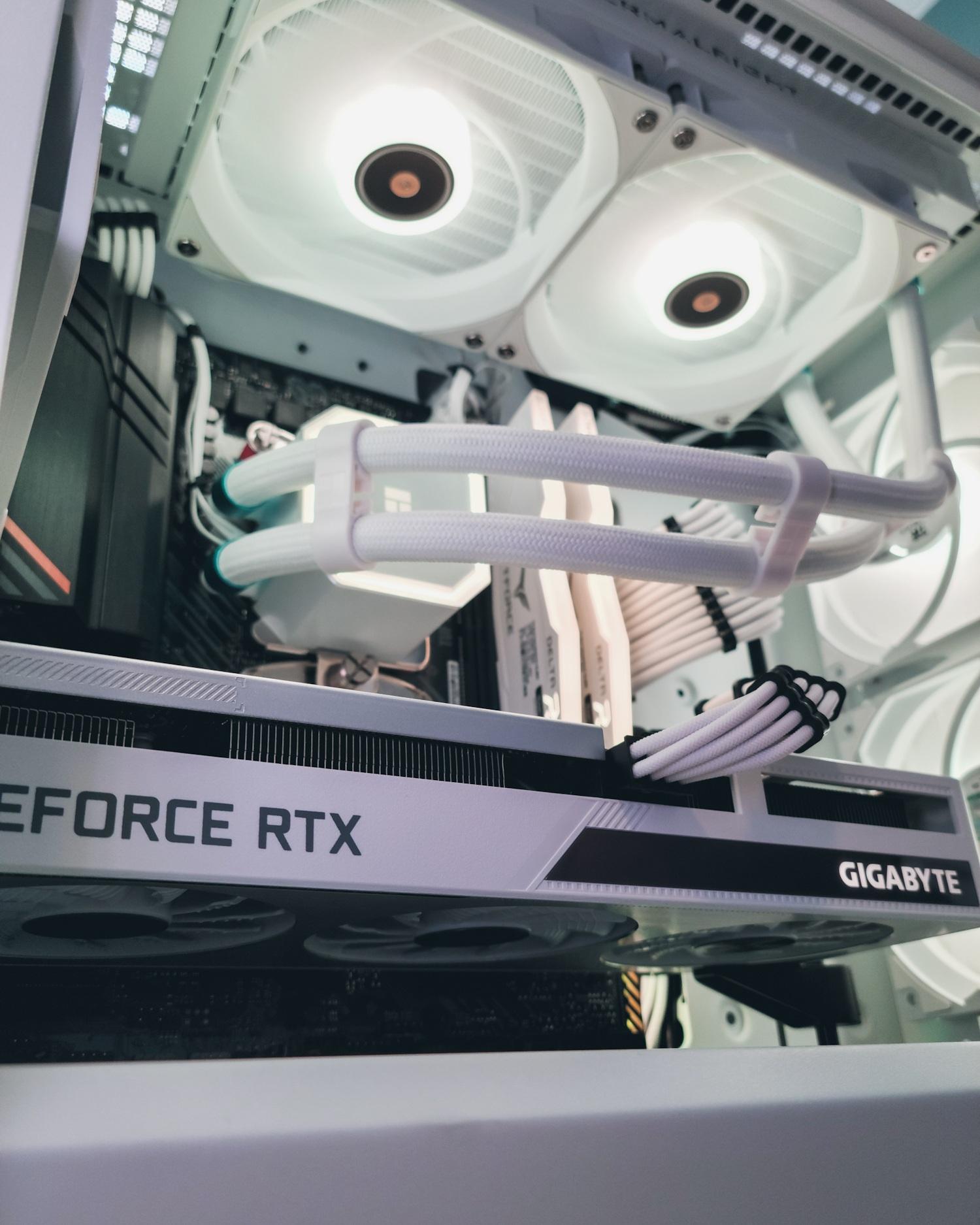 ❄️ArcticRay❄️ Ryzen 5 | RTX 3060 12GB | 32GB Ram | 1TB NVME | ARGB | Win 11 PRO