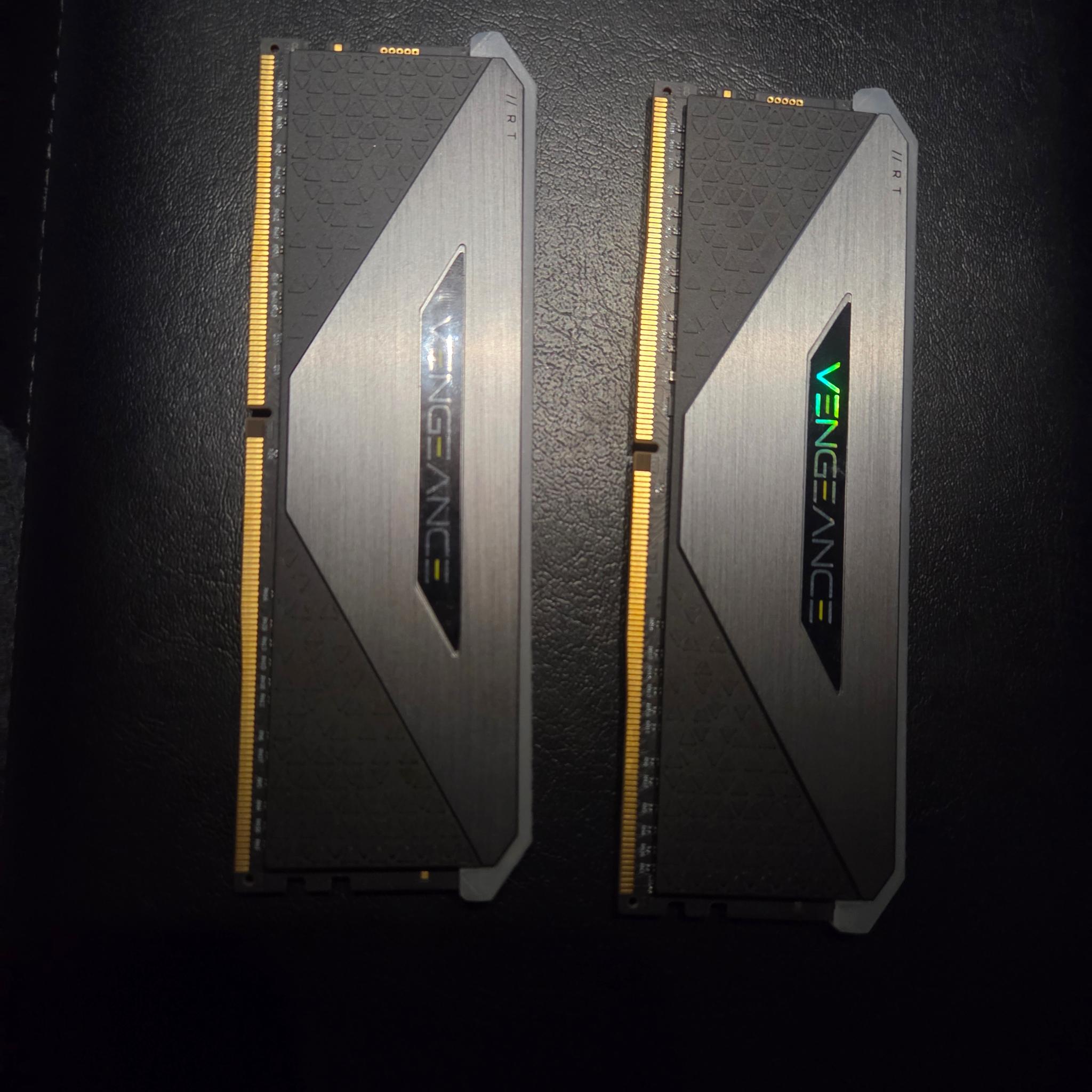 VENGEANCE RGB RT 32GB (2 x 16GB) DDR4 DRAM 4600MHz C18 Memory Kit