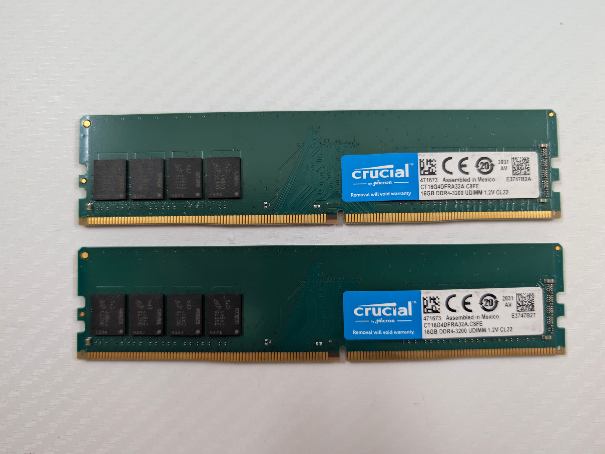 Crucial CT16G4DFRA32A 32GB (16GBx2)