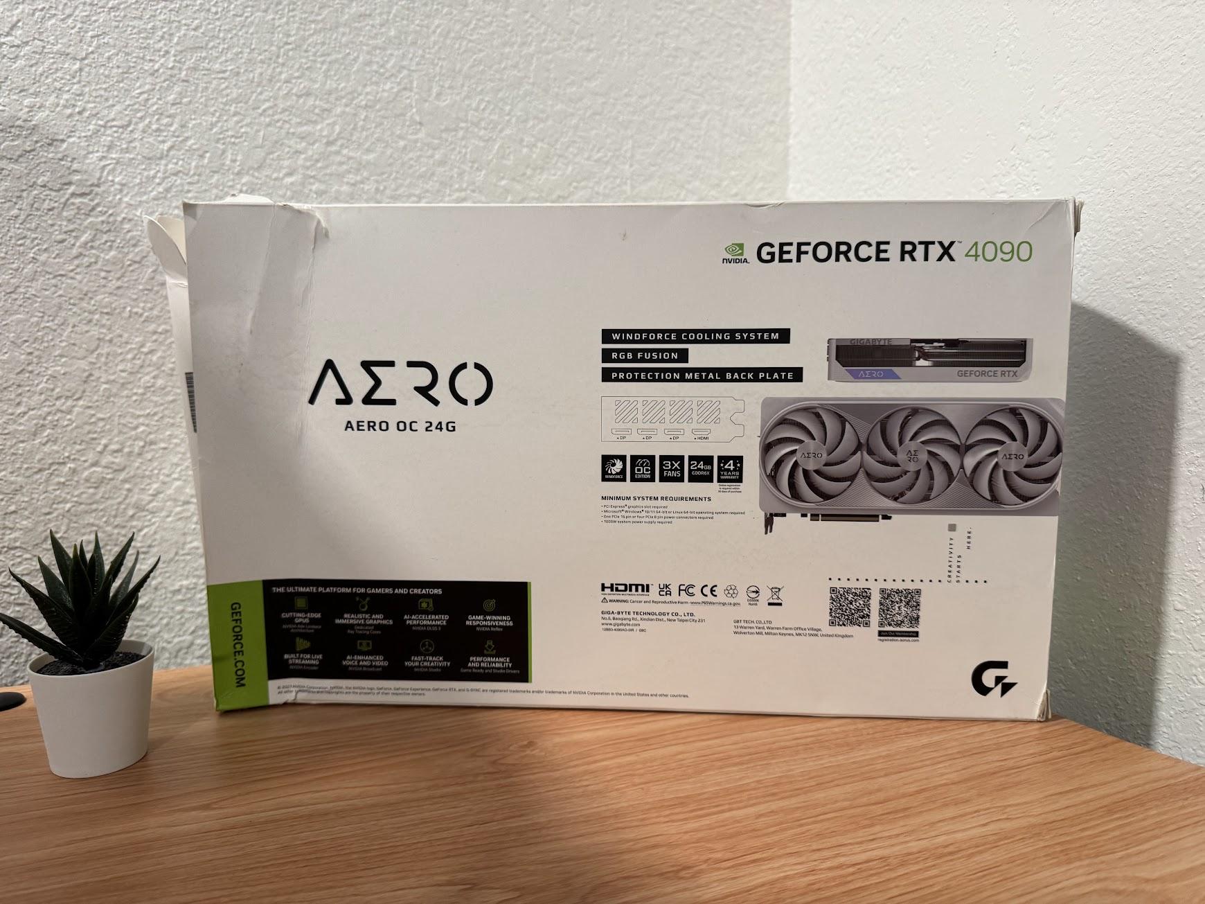 White Gigabyte GeForce RTX™ 4090 AERO OC 24G
