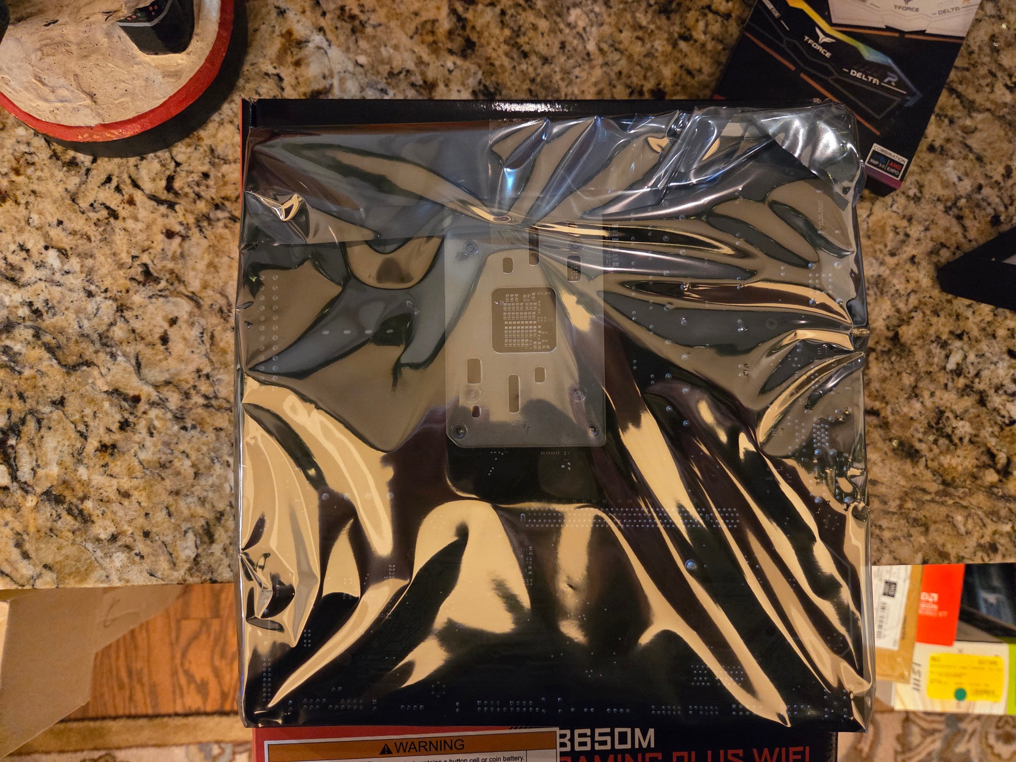 Gigabyte B650M Gaming Plus Wifi Mobo + 16GB(2x8GB) DDR5 6000 White ARGB Ram! BNIB! MOBO+Ram Combo!