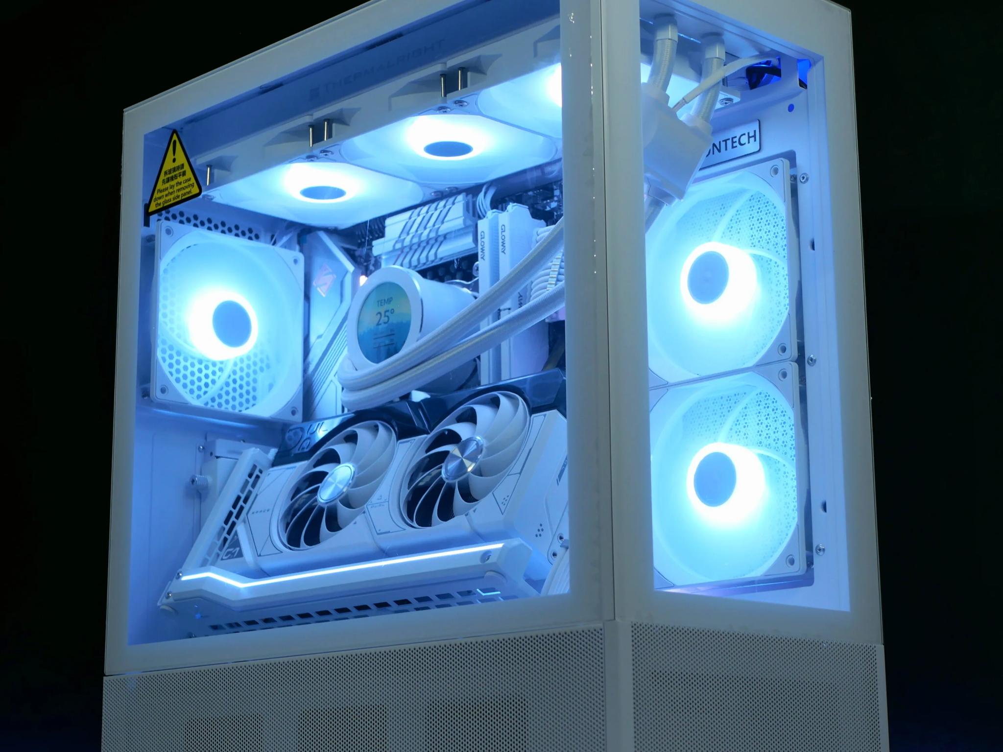 White RTX 4070, 12600kf, 32gb ram, 1tb Gen 4.0 nvme aRGB pc build
