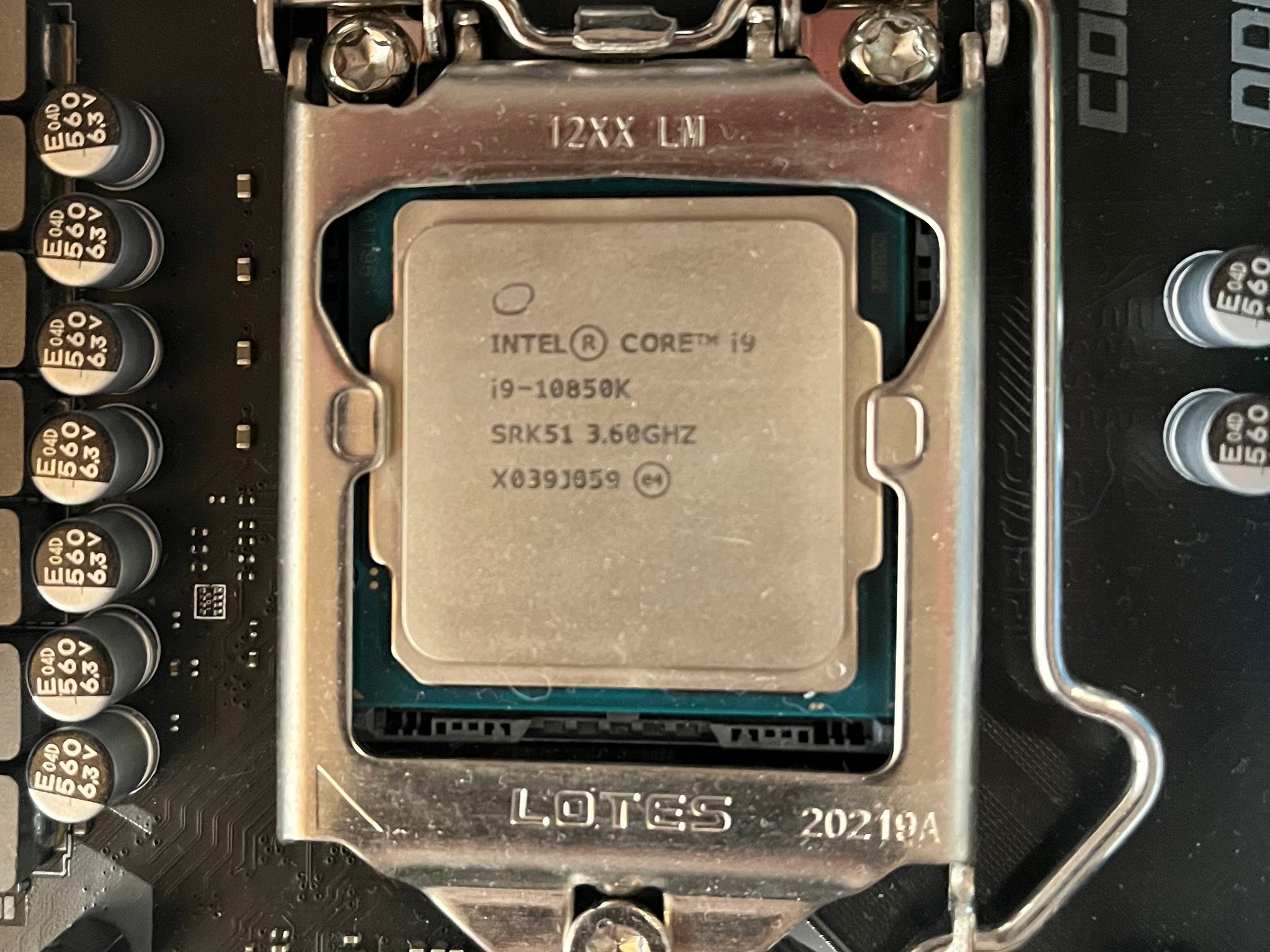 I9-10850K | 10-Core / 20-Thread |