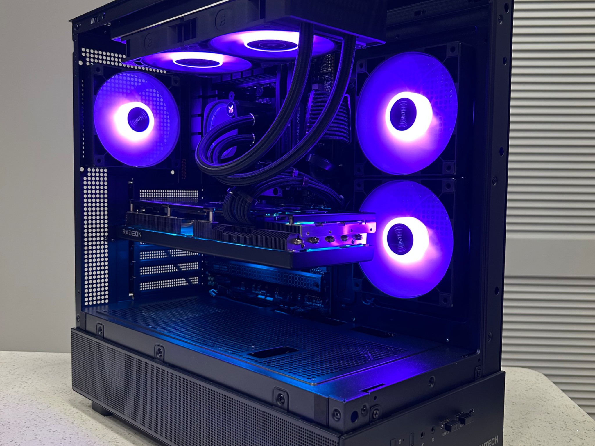 BEAST GAMING PC 1440p | RYZEN 5 7600 | RX 7800XT 16GB | 32GB DDR5 RAM | 1TB NVMe M.2