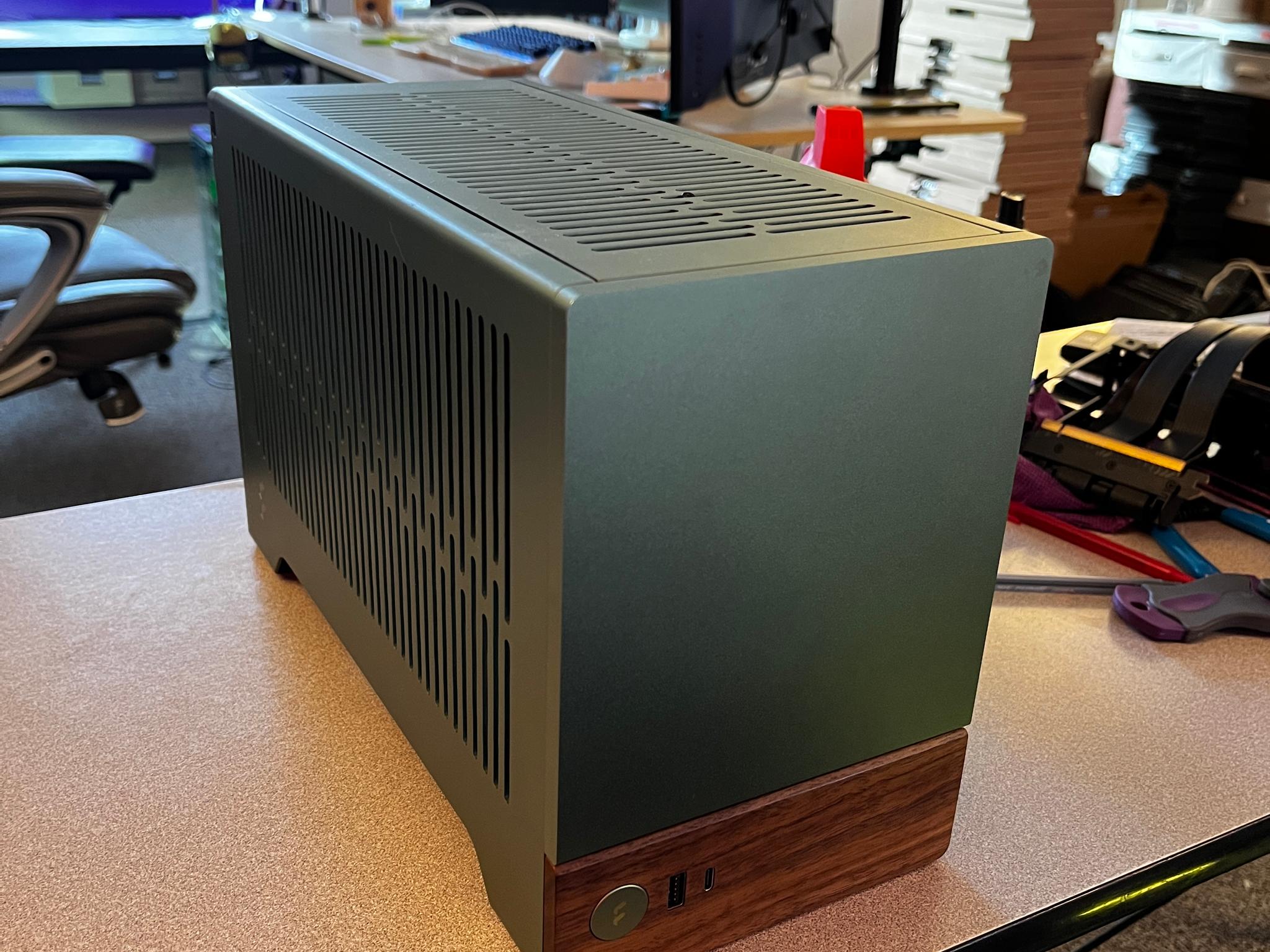Fractal Design - Terra Jade Mini-ITX Small Form Factor PC Case with PCIe 4.0 Riser - Jade