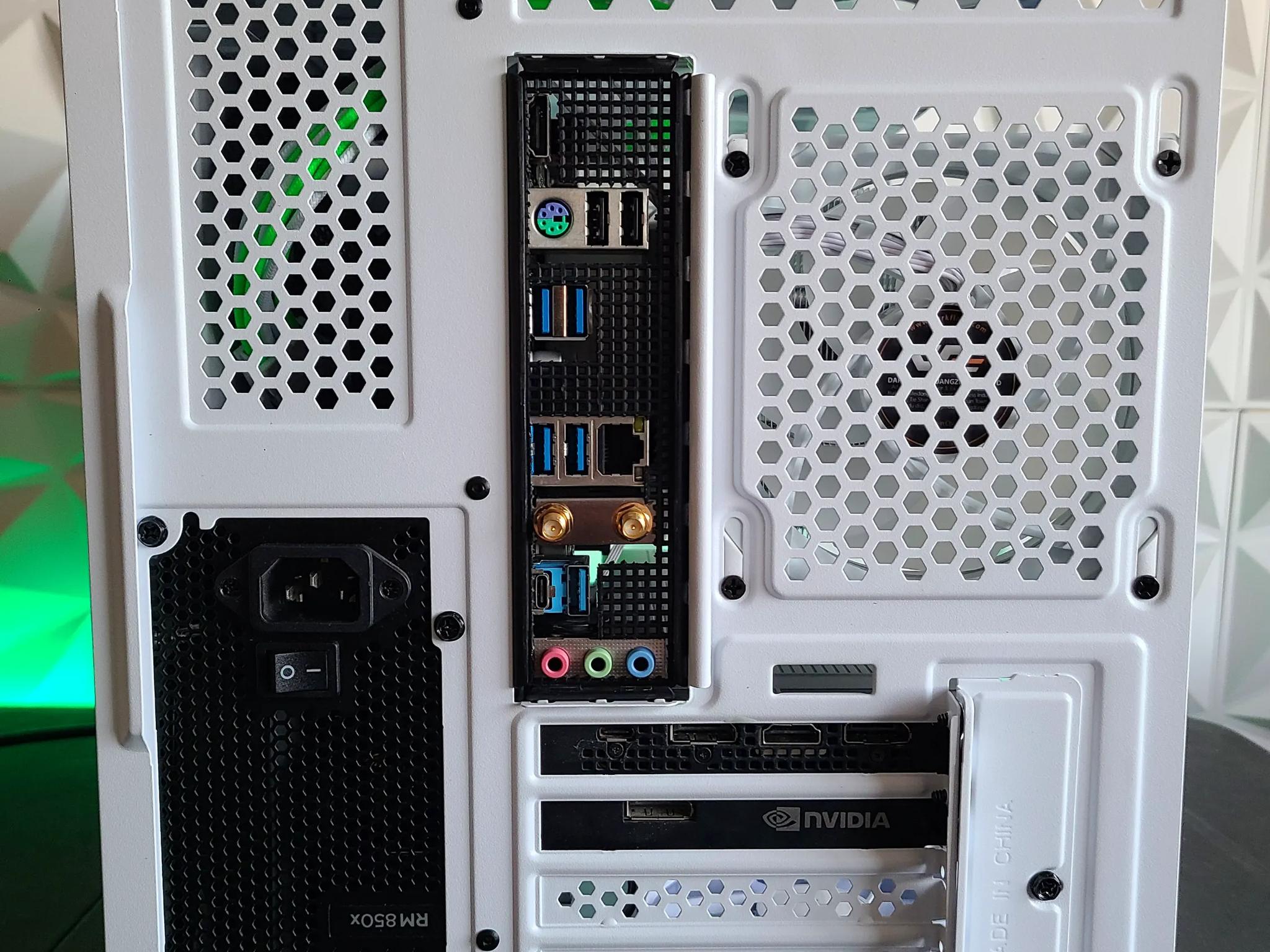 Nvidia GeForce RTX 2080 Ti 11 GB | AMD Ryzen 7 3700x 8-Core CPU | 32 GB Ram | 1 TB SSD