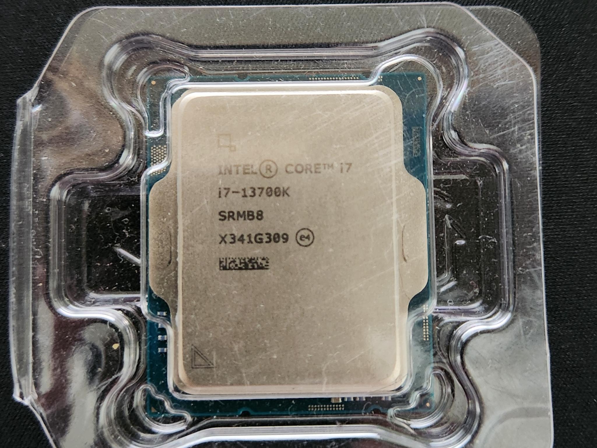 Intel Core i7-13700k/ Intergraded Graphics