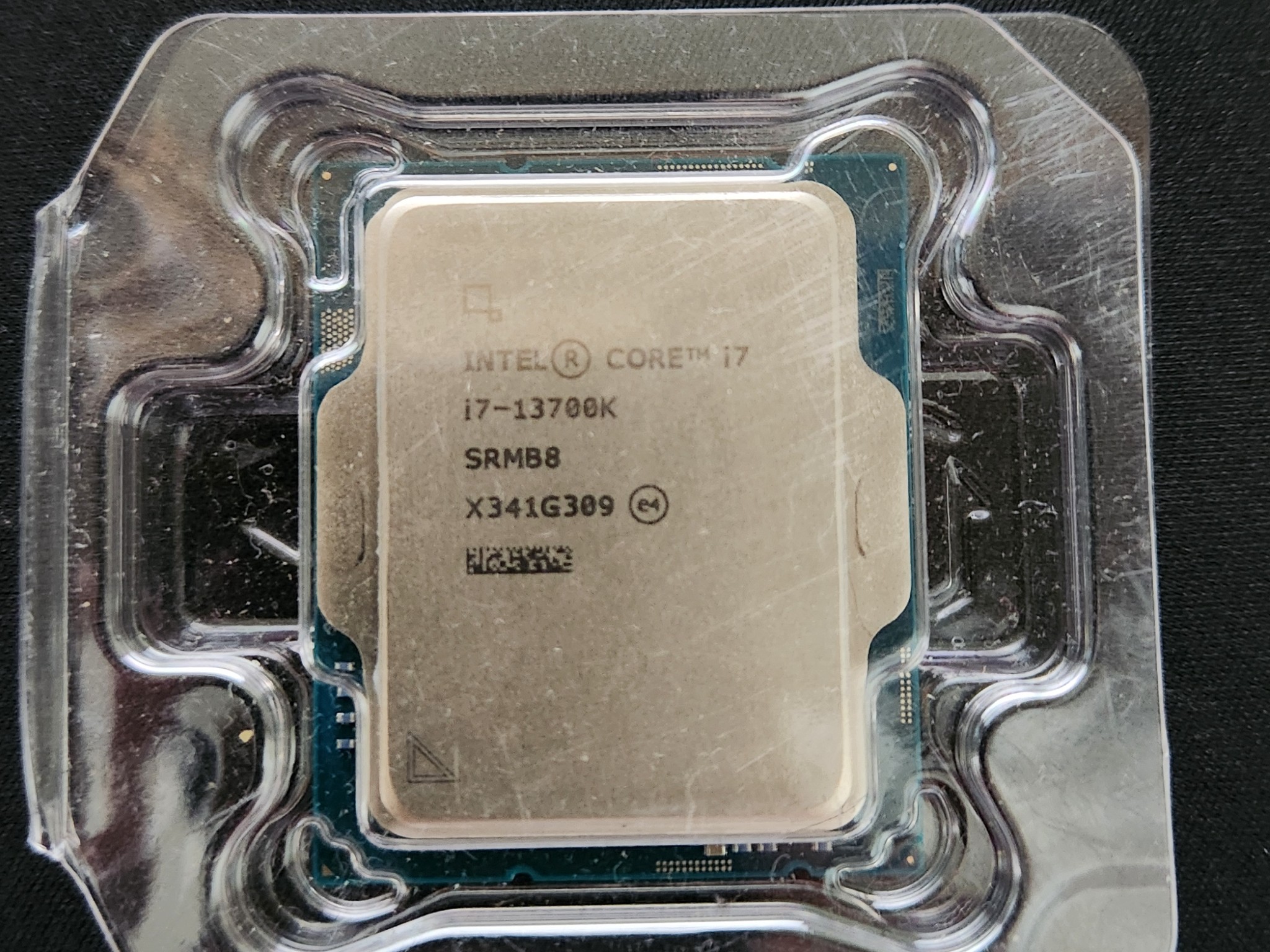 Intel Core i7-13700k/ Intergraded Graphics