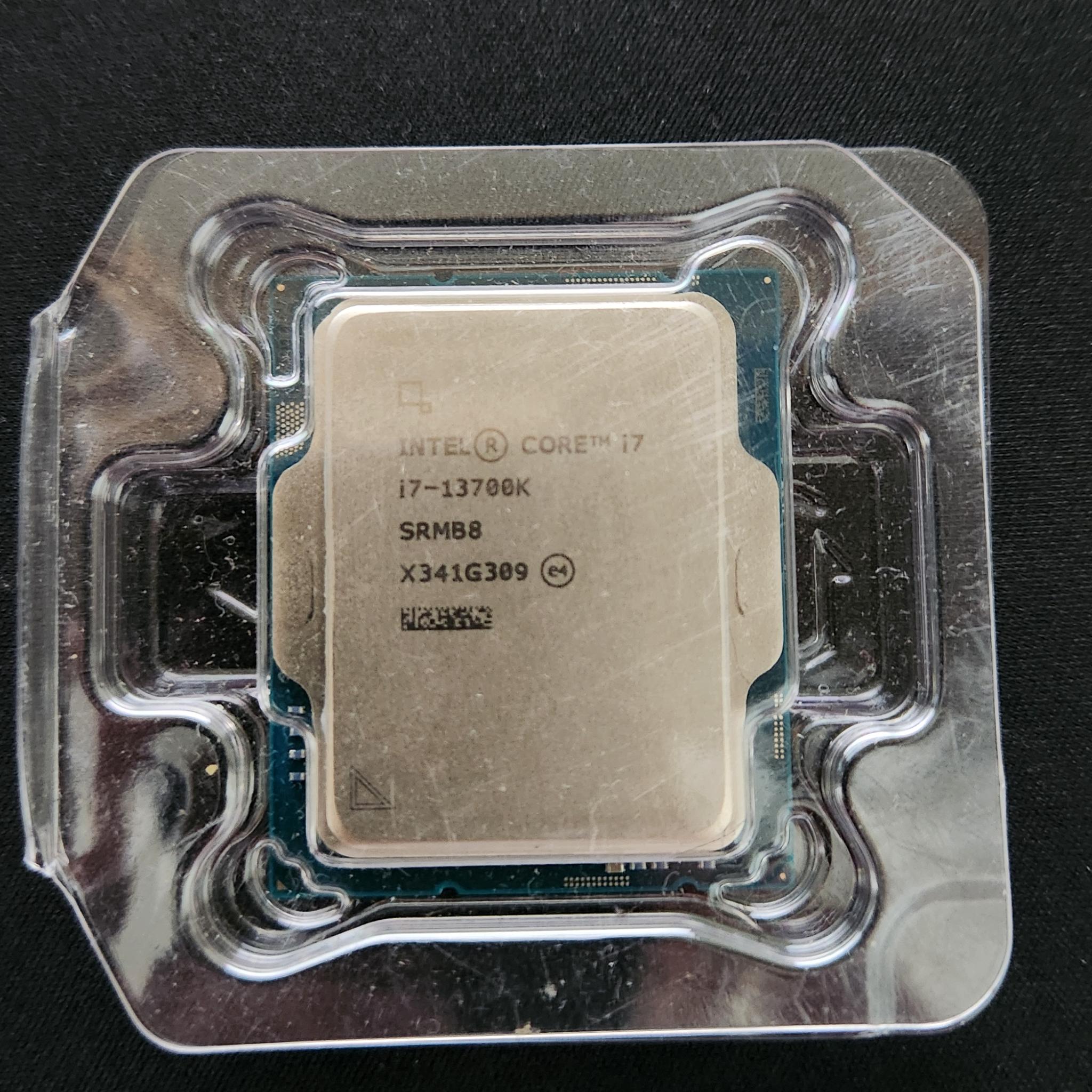 Intel Core i7-13700k/ Intergraded Graphics