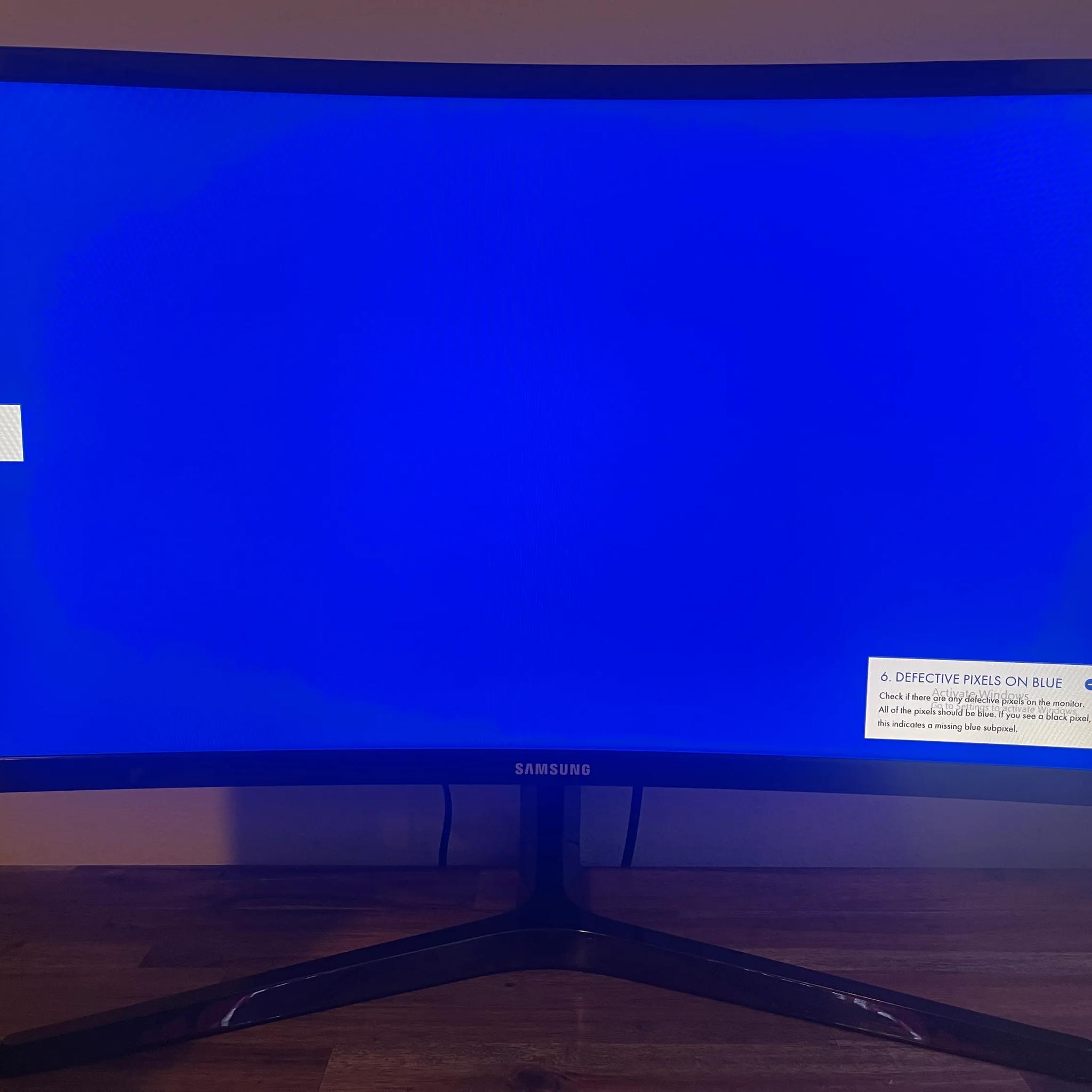 SAMSUNG 24" Curved 1080p Monitor