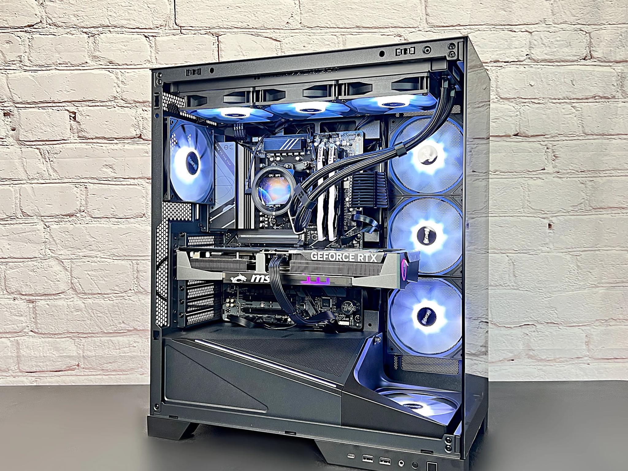 RTX 5070 TI  Ryzen 7800X3D 32GB DDR5 2TB M.2 Win 11 Pro
