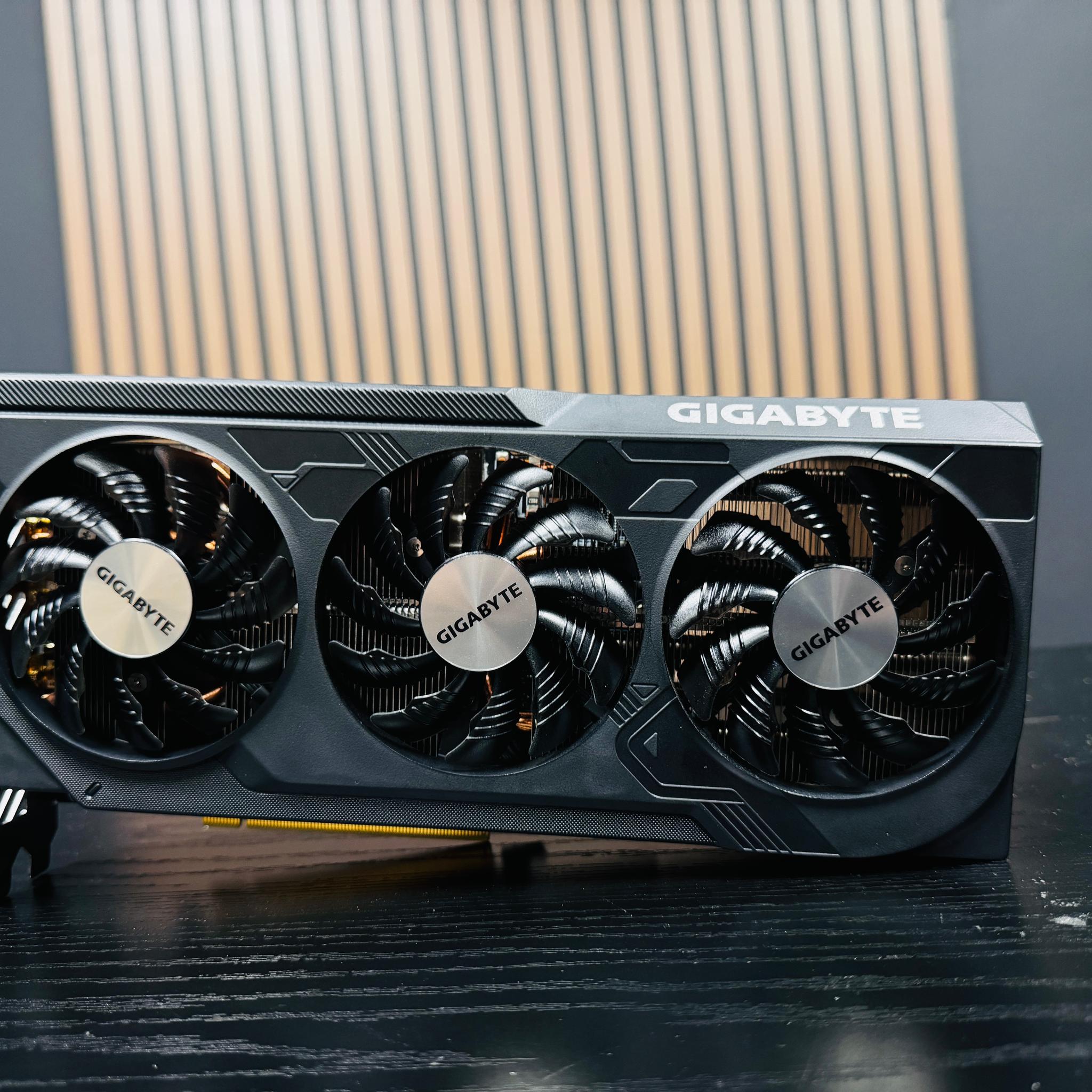 GIGABYTE WINDFORCE OC GeForce RTX 4070 SUPER