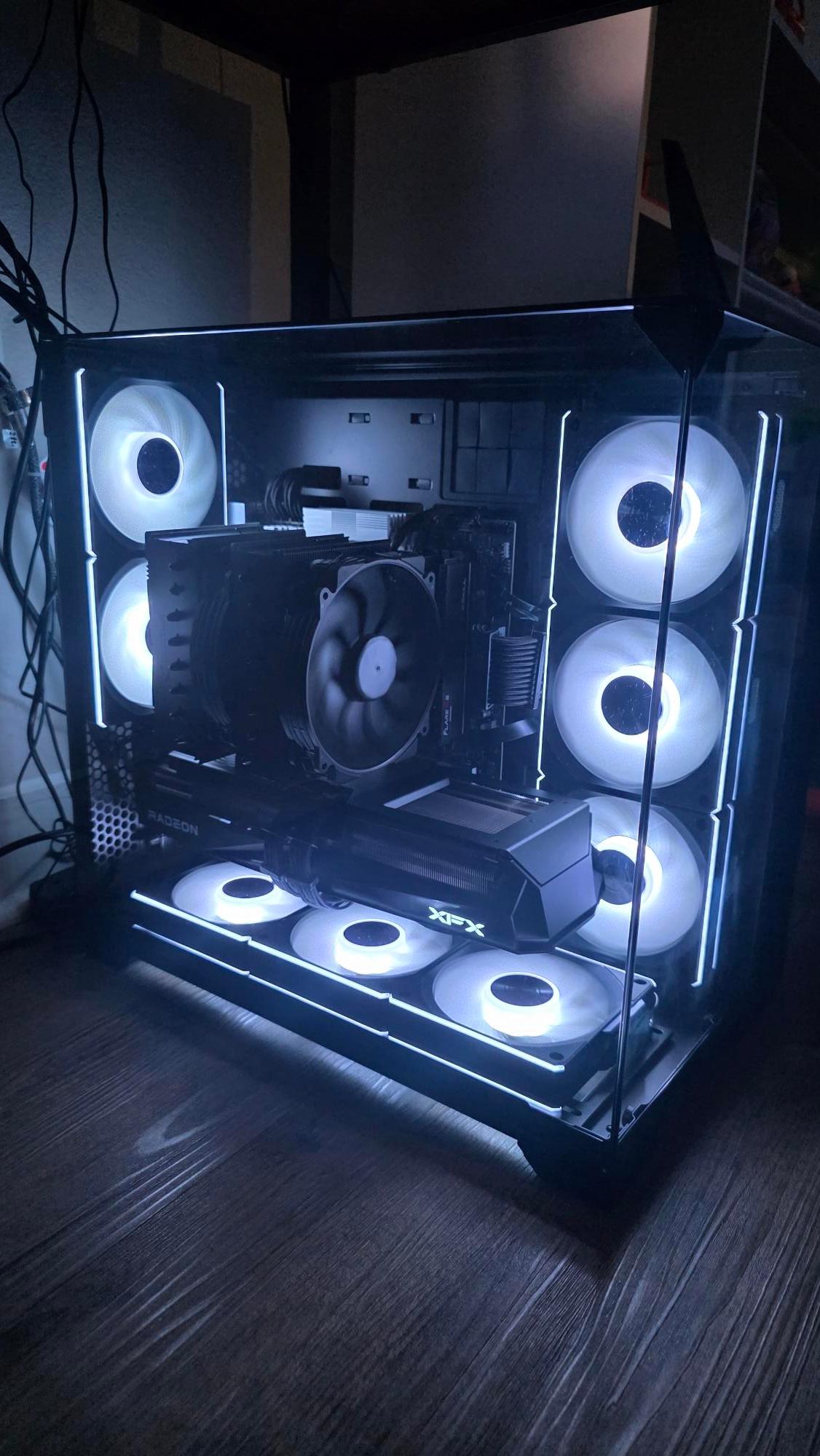 Radeon RX 9070 XT Custom Gaming PC - Ryzen 7 9800X3D, 32GB RAM