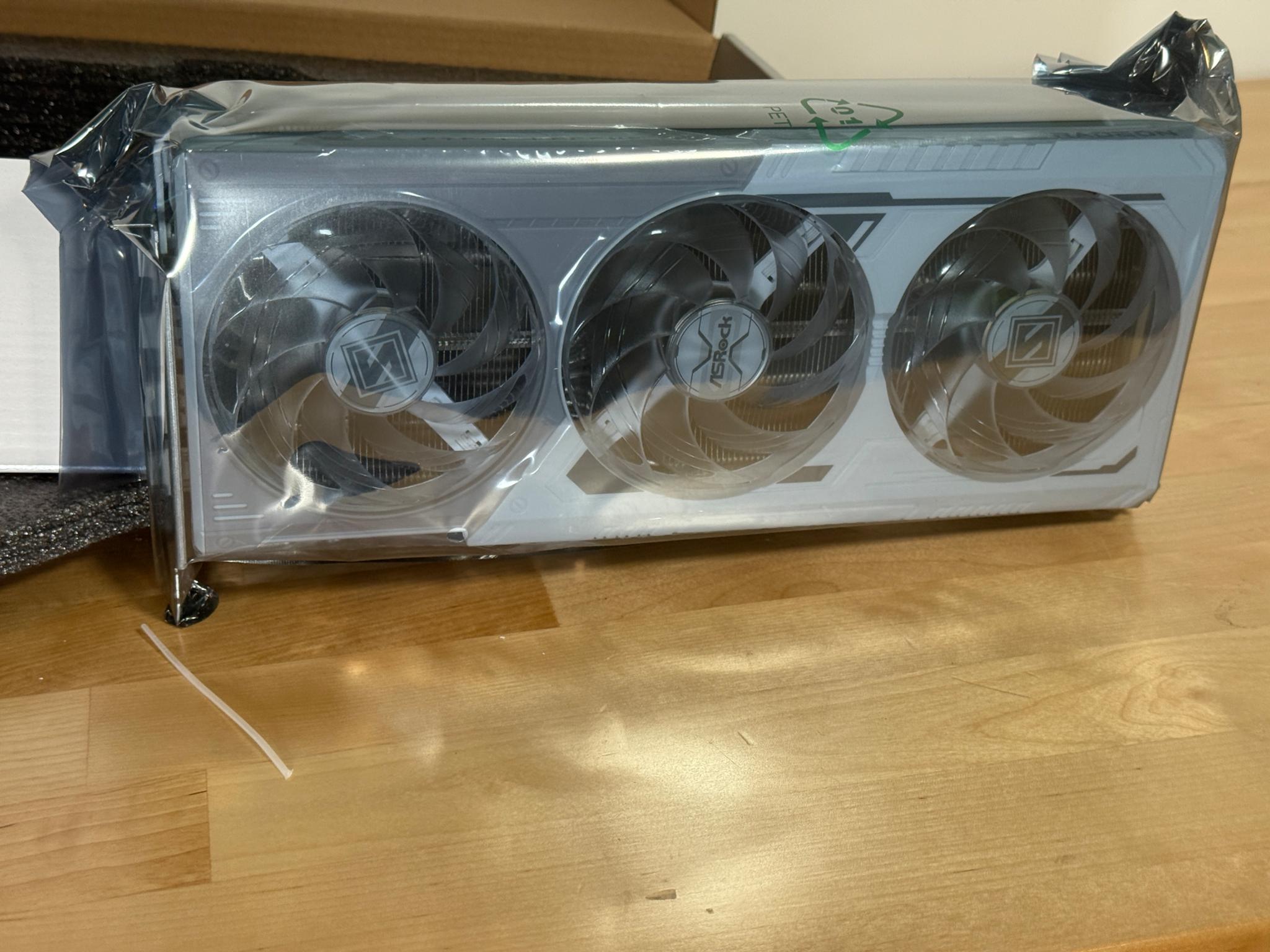 RX 9070XT  Asrock Steel Legend