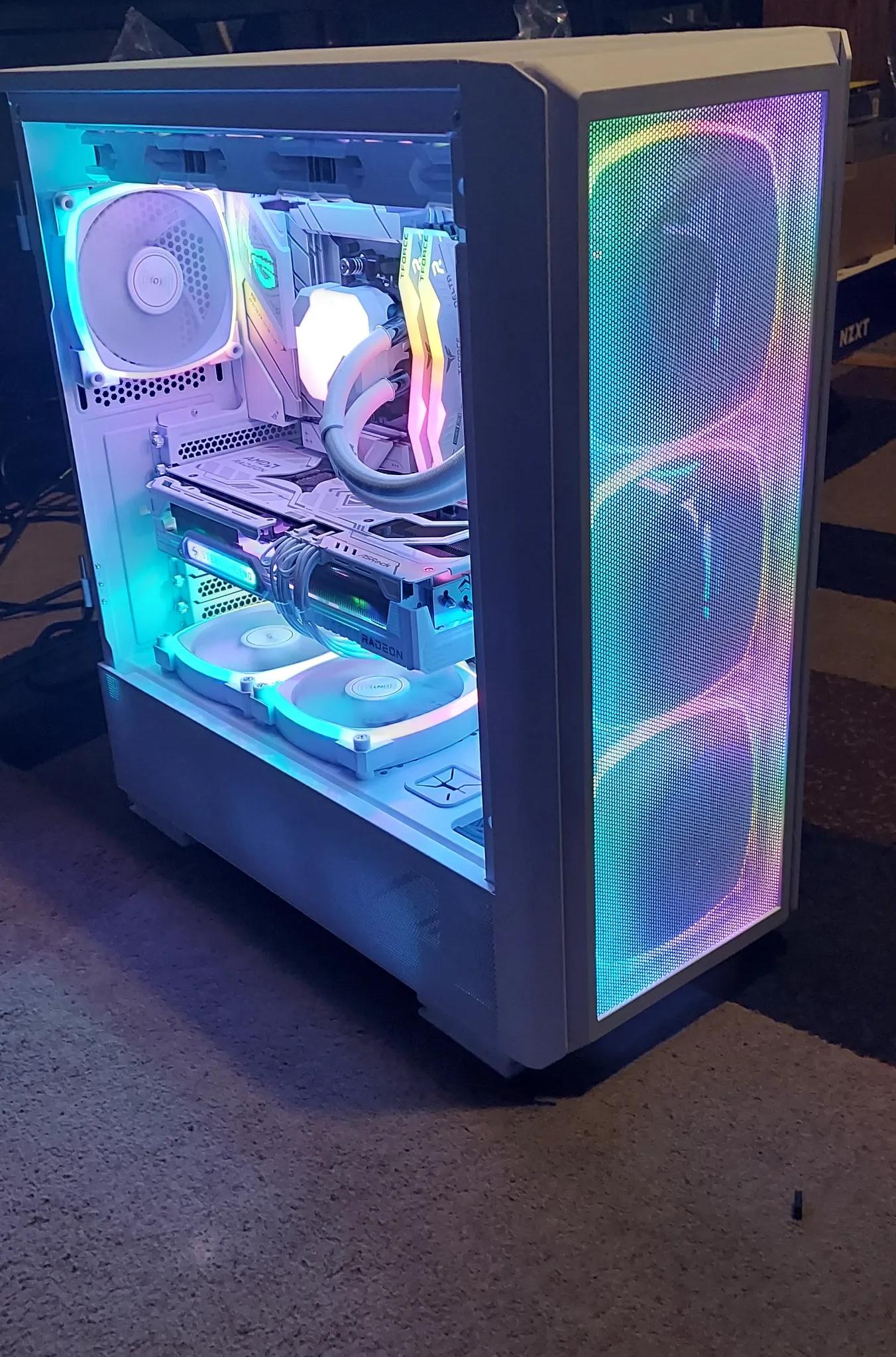 9800X3D/9070XT White Gaming PC