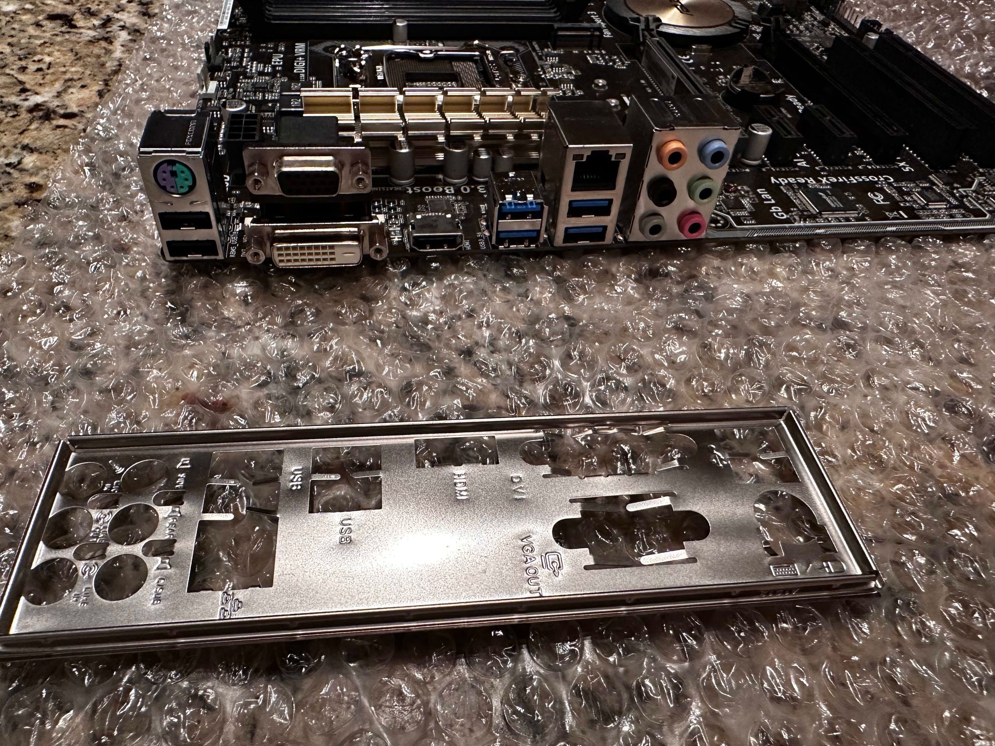 [Does not POST] Asus Z97-E ATX LGA1150 Motherboard with IO shield