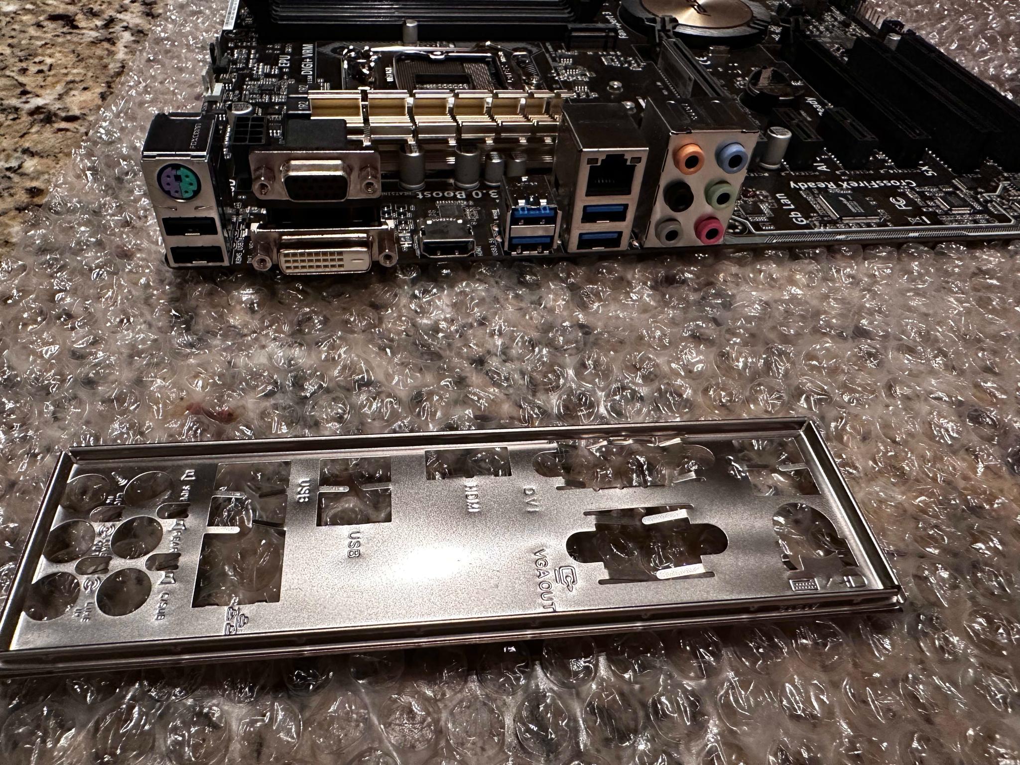 [Does not POST] Asus Z97-E ATX LGA1150 Motherboard with IO shield
