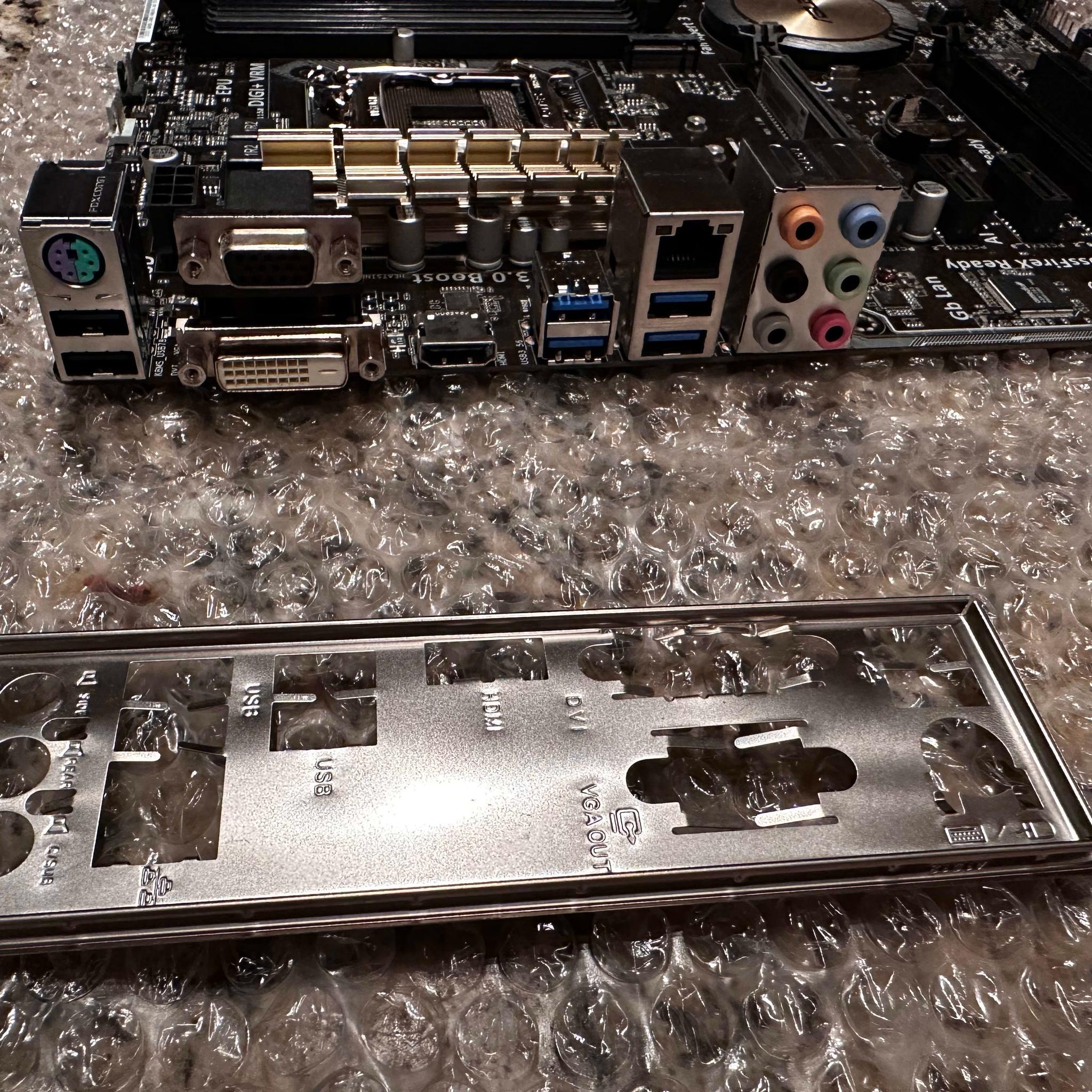 [Does not POST] Asus Z97-E ATX LGA1150 Motherboard with IO shield