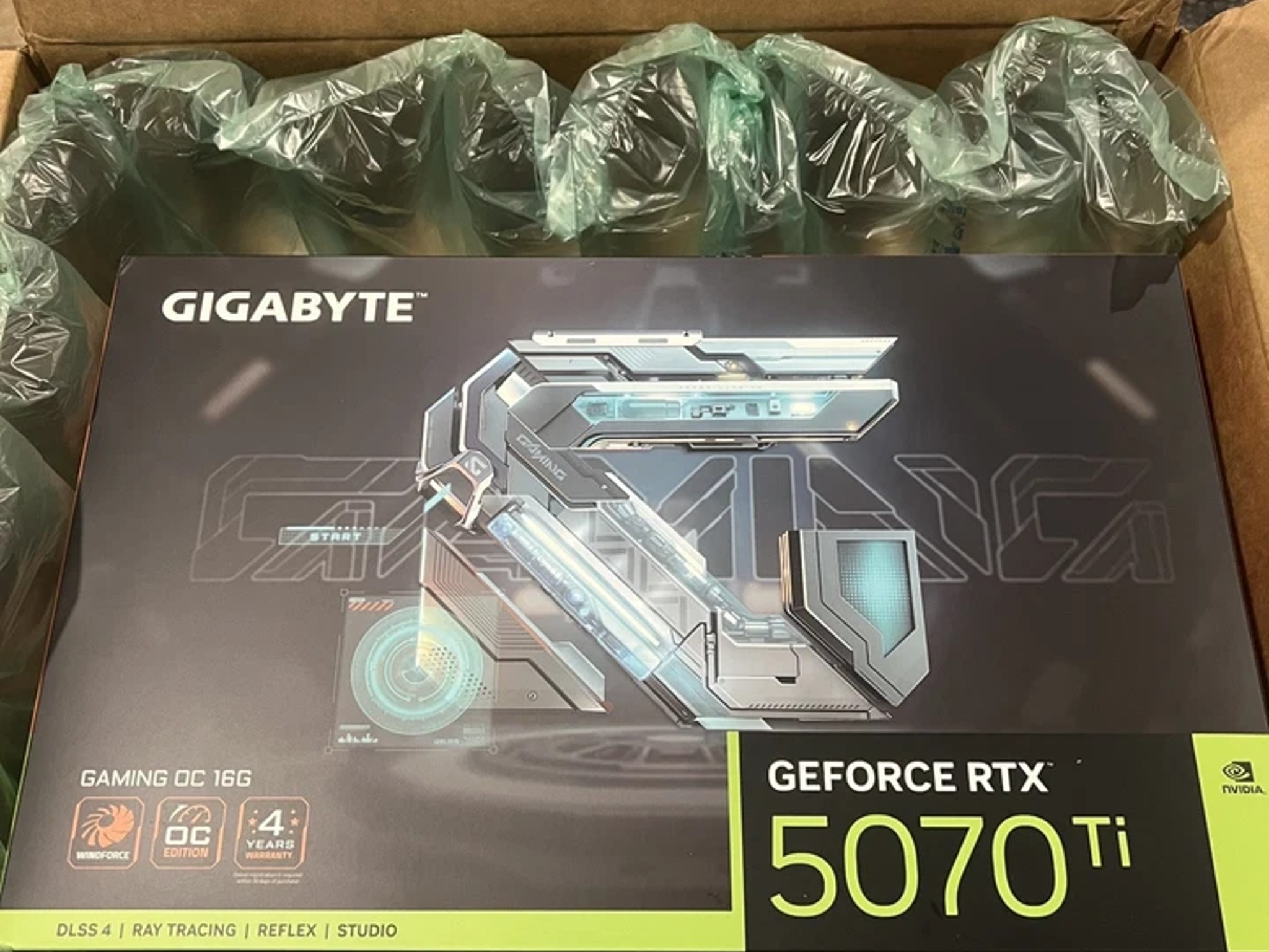 SEALED GIGABYTE - NVIDIA GeForce RTX 5070 Ti GAMING OC 16G Graphics Card - Black